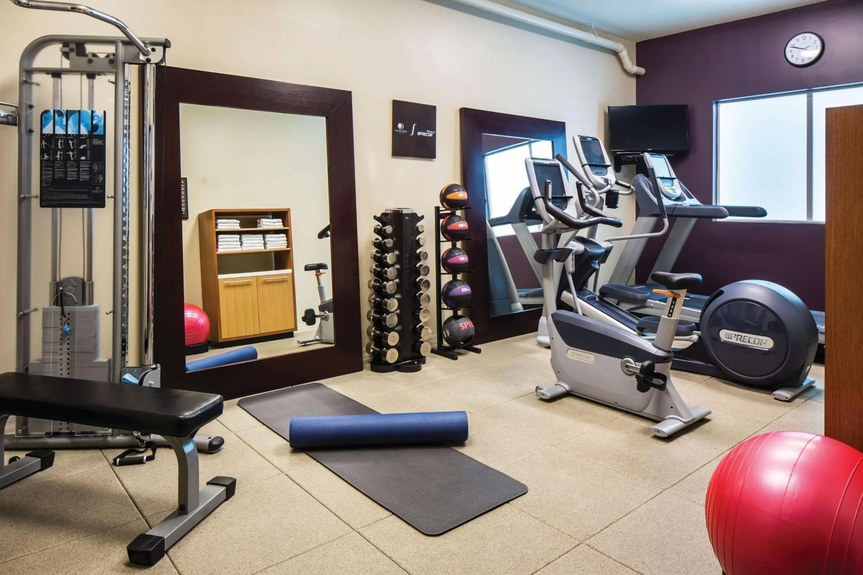 Fitness centre/facilities in DoubleTree by Hilton Olympia
