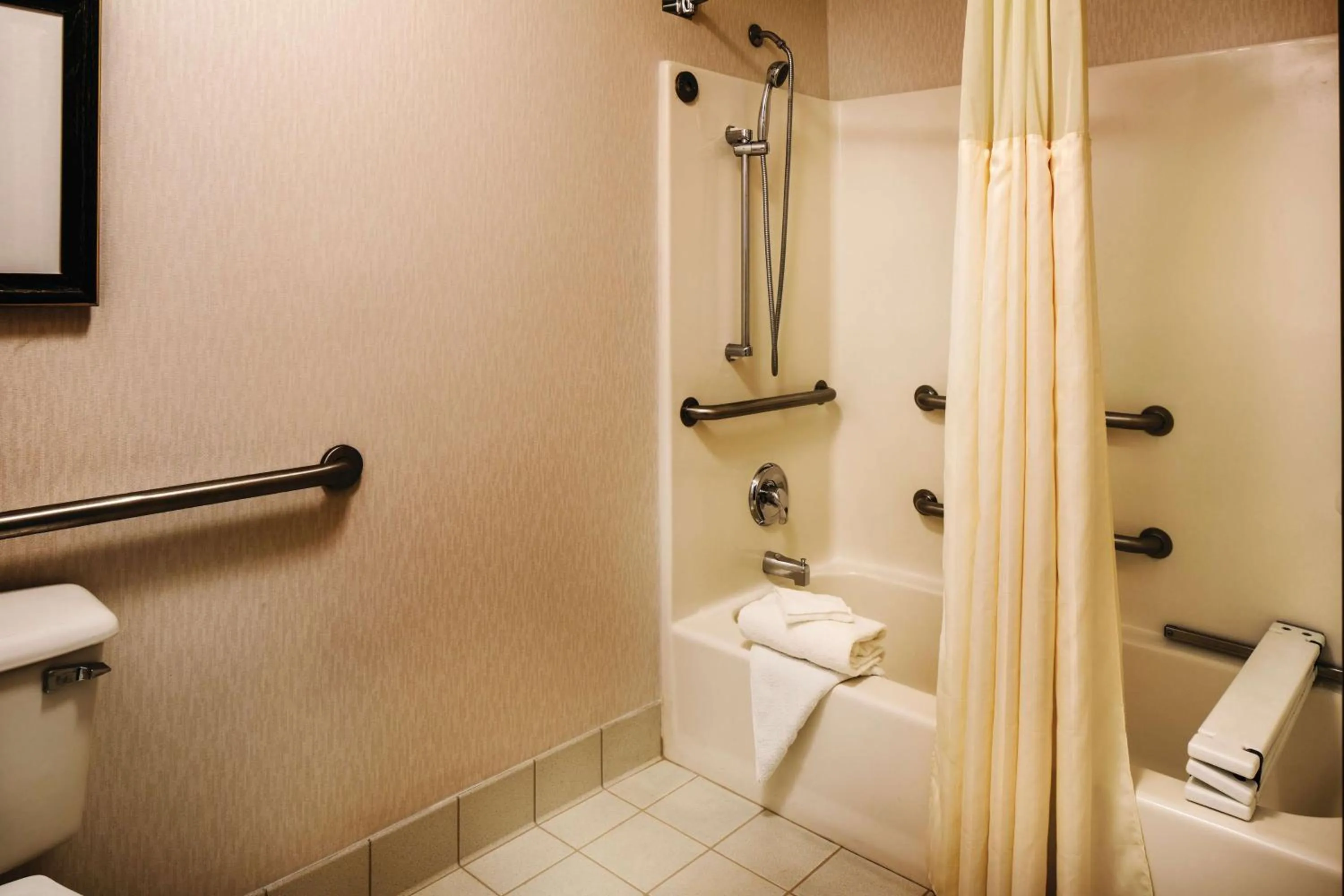 Bathroom in DoubleTree by Hilton Olympia