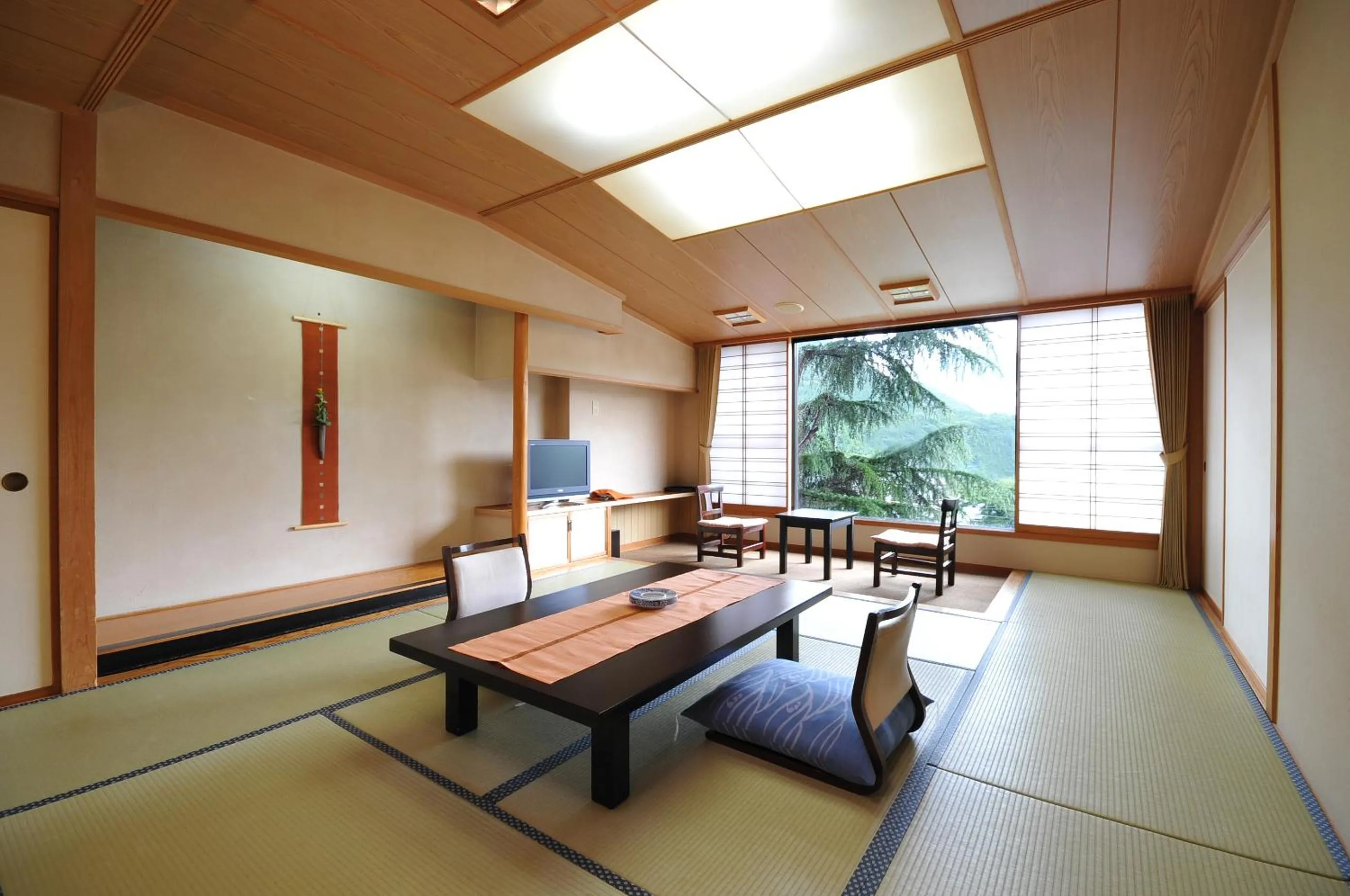 Photo of the whole room in Sarugakyo Hotel