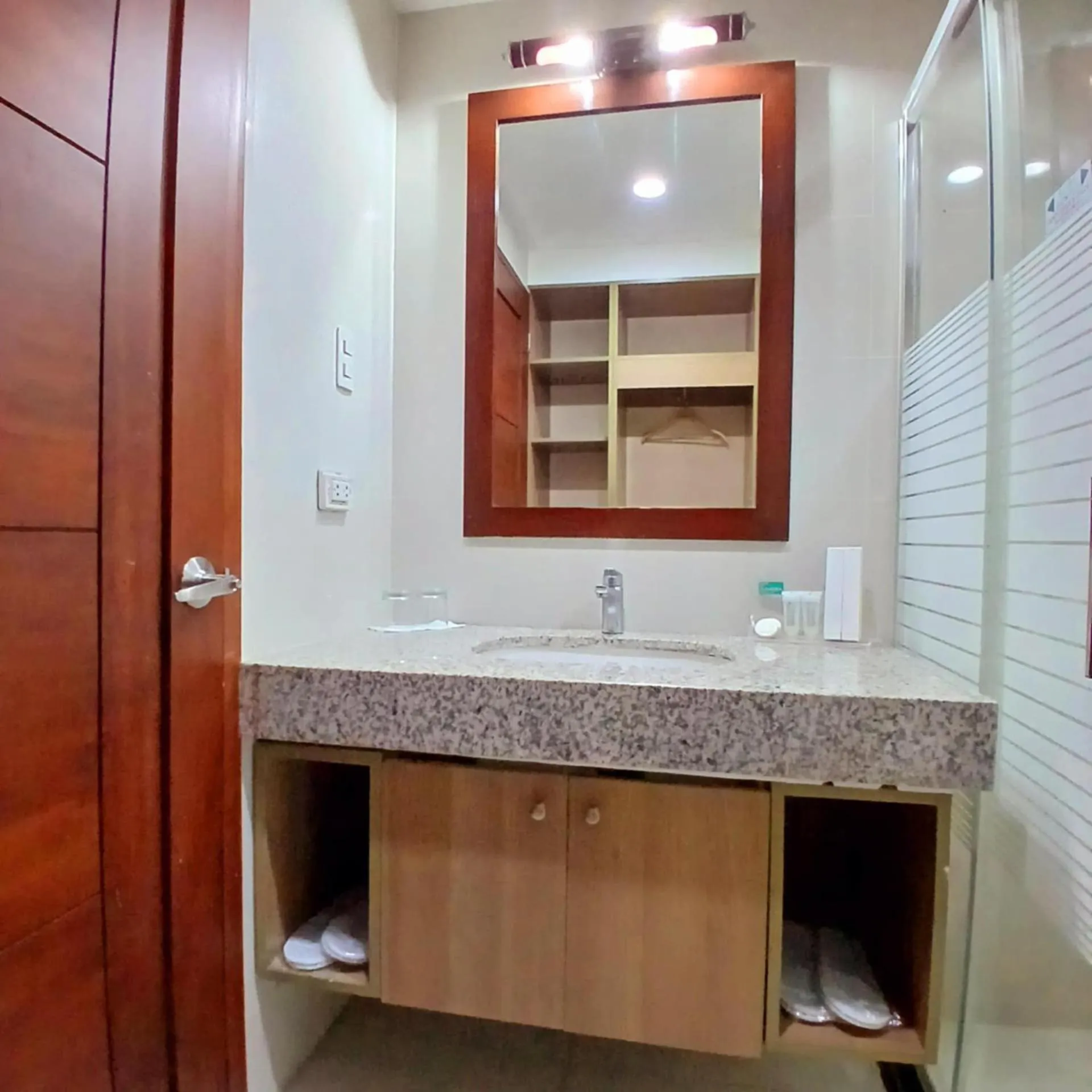 Bathroom in Dohera Hotel