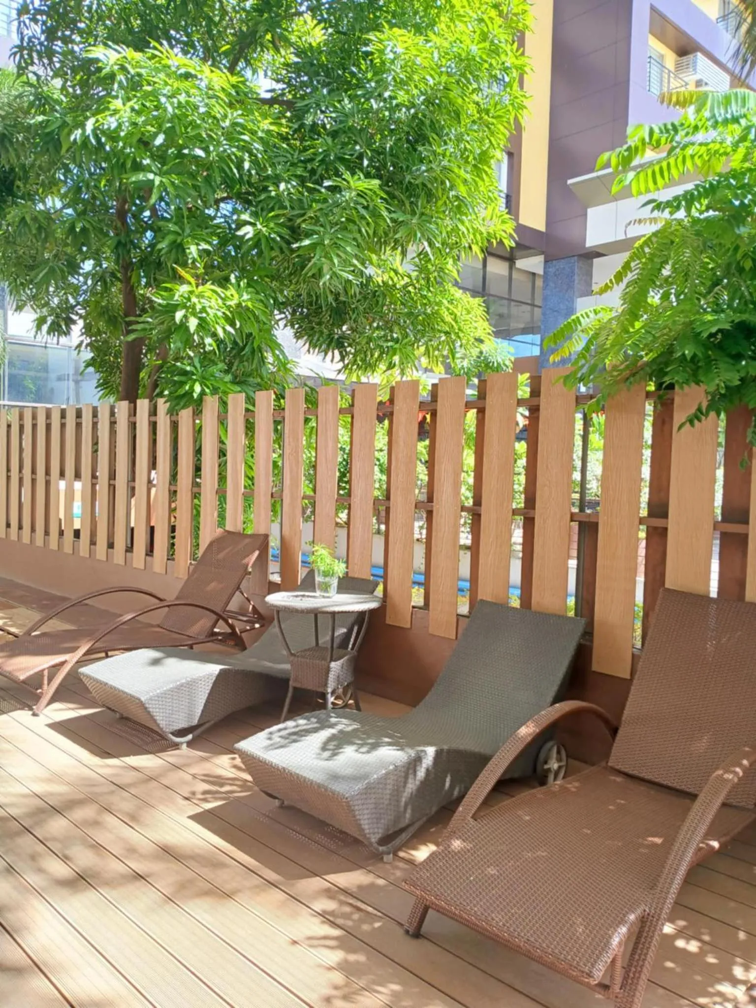 Swimming pool in Dohera Hotel