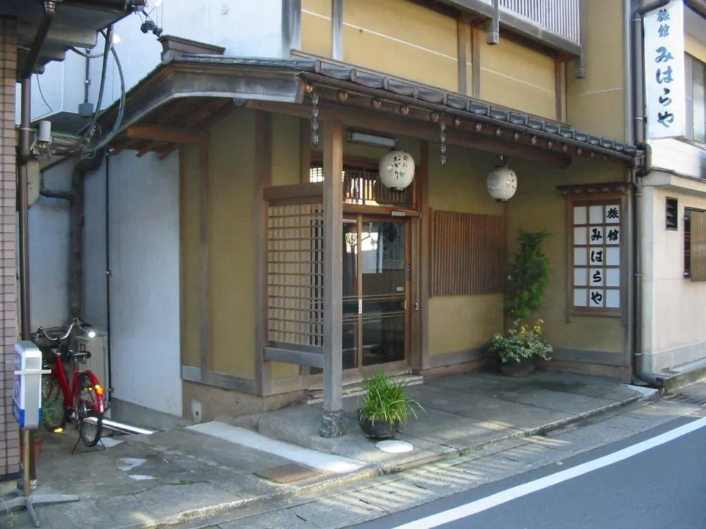 Facade/entrance in Miharaya Ryokan