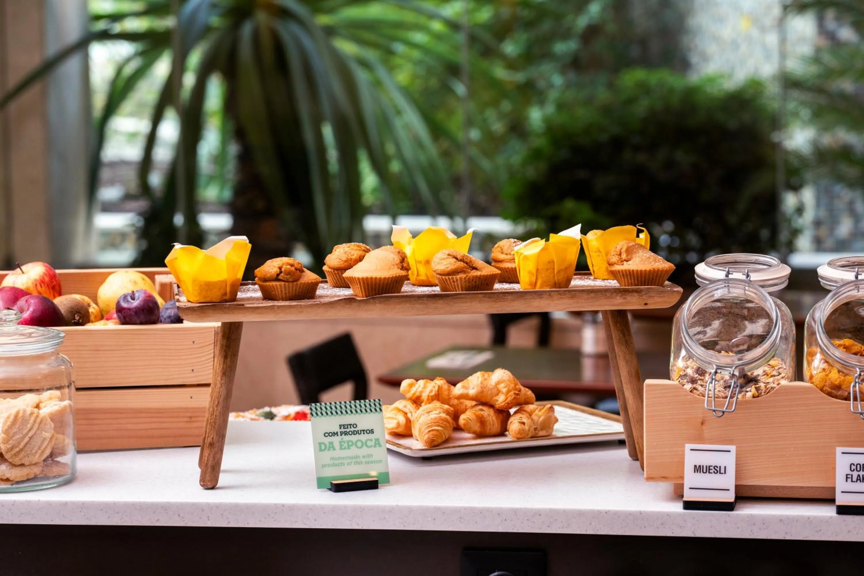 Restaurant/places to eat in HF Fénix Garden