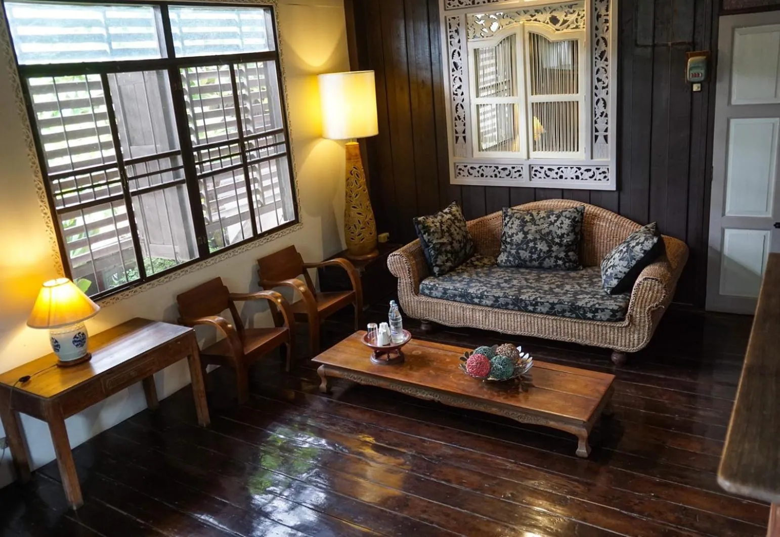 Coffee/tea facilities in The Riverside Guest House