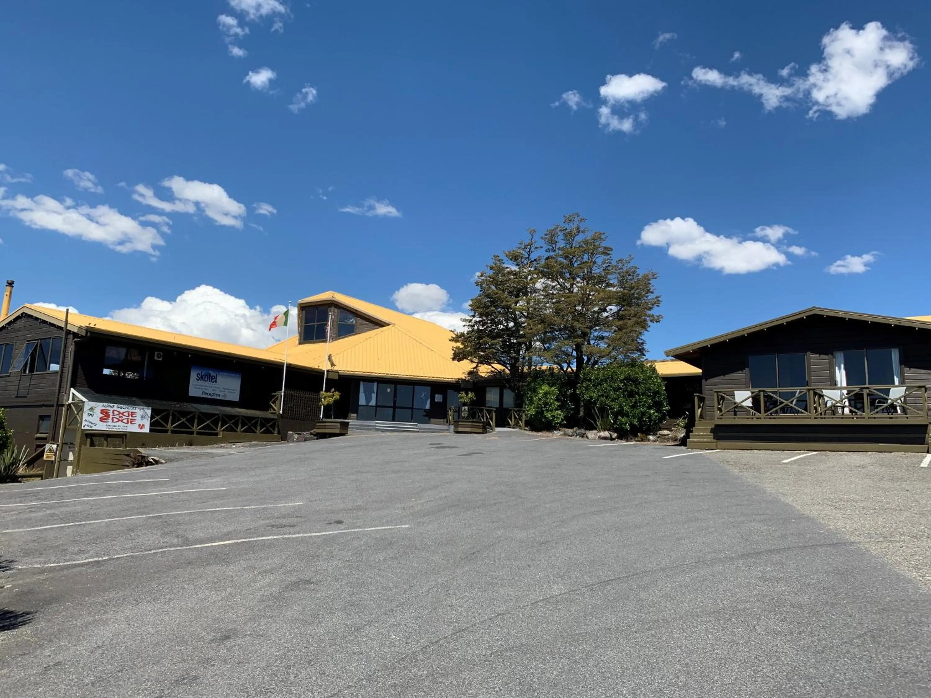 Restaurant/places to eat in Skotel Alpine Resort