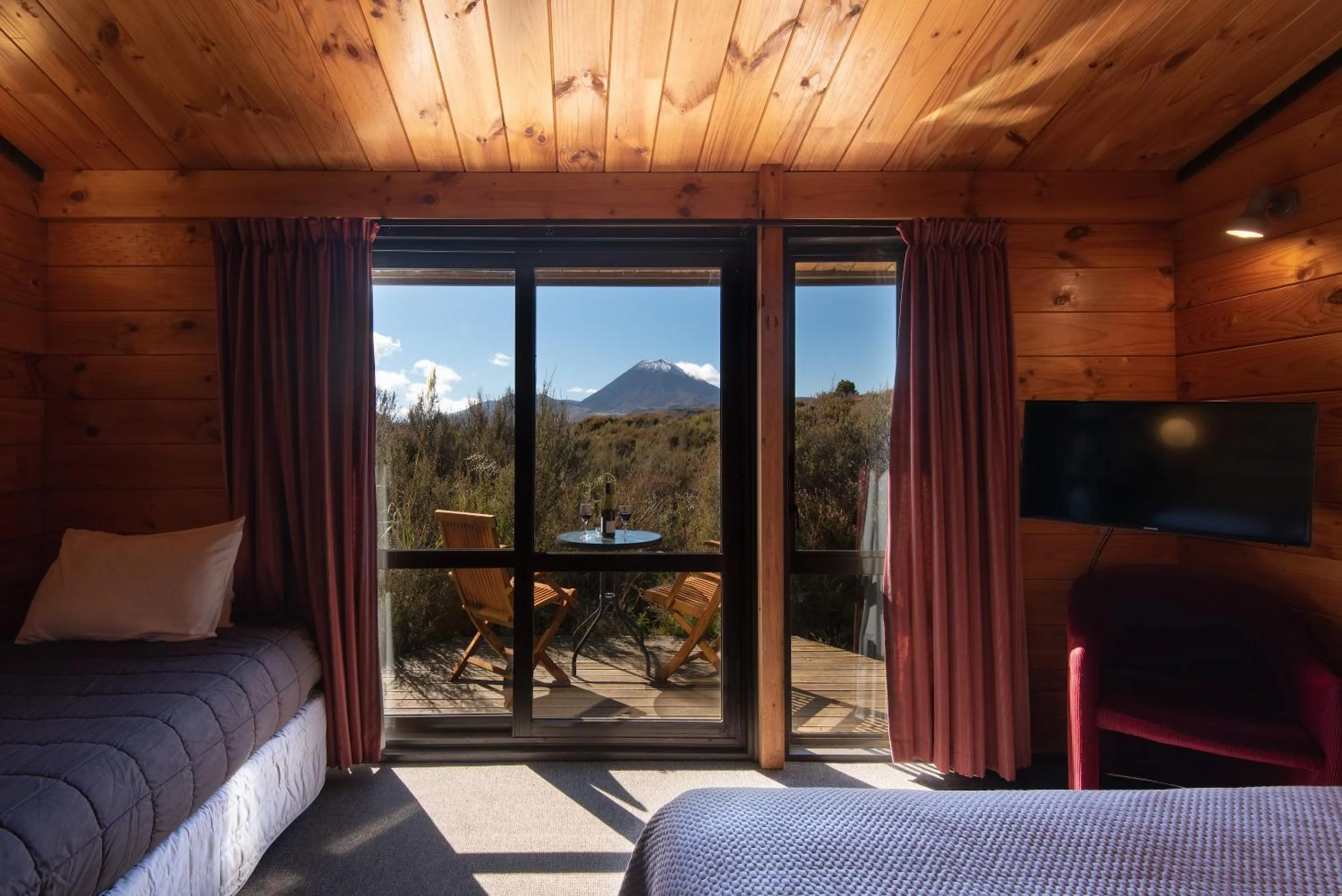 TV and multimedia, Bed in Skotel Alpine Resort