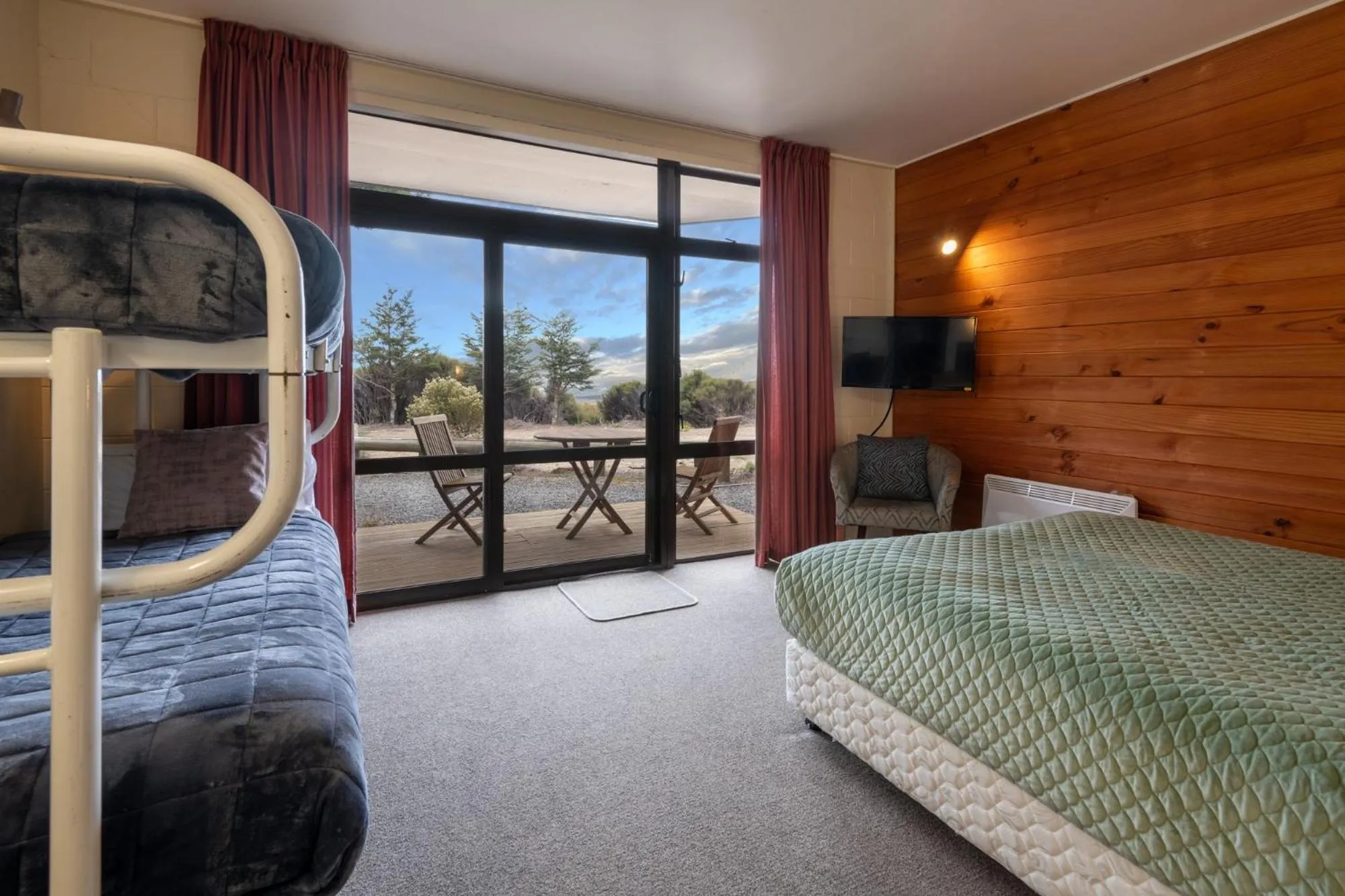 Bed in Skotel Alpine Resort