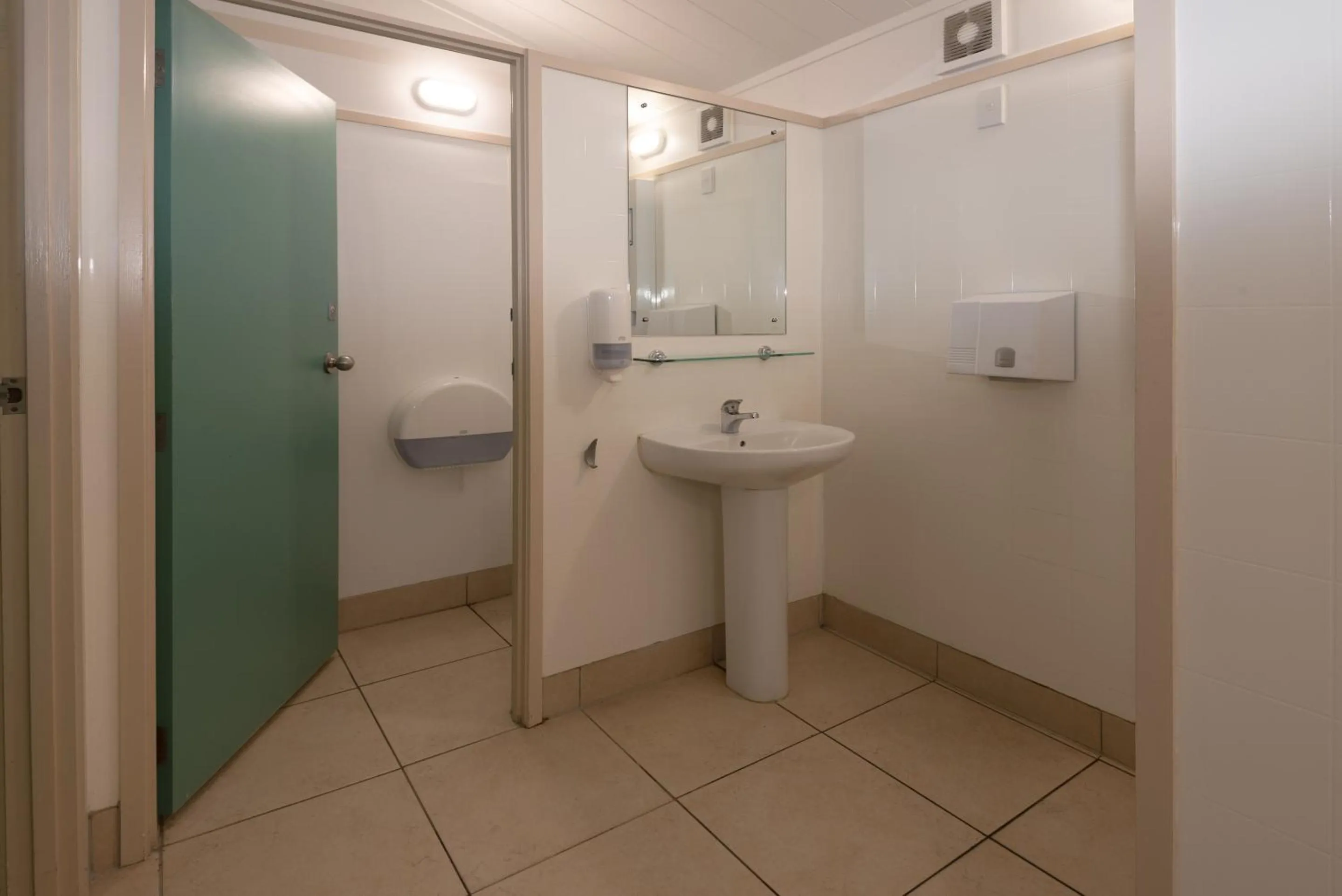 Toilet in Skotel Alpine Resort