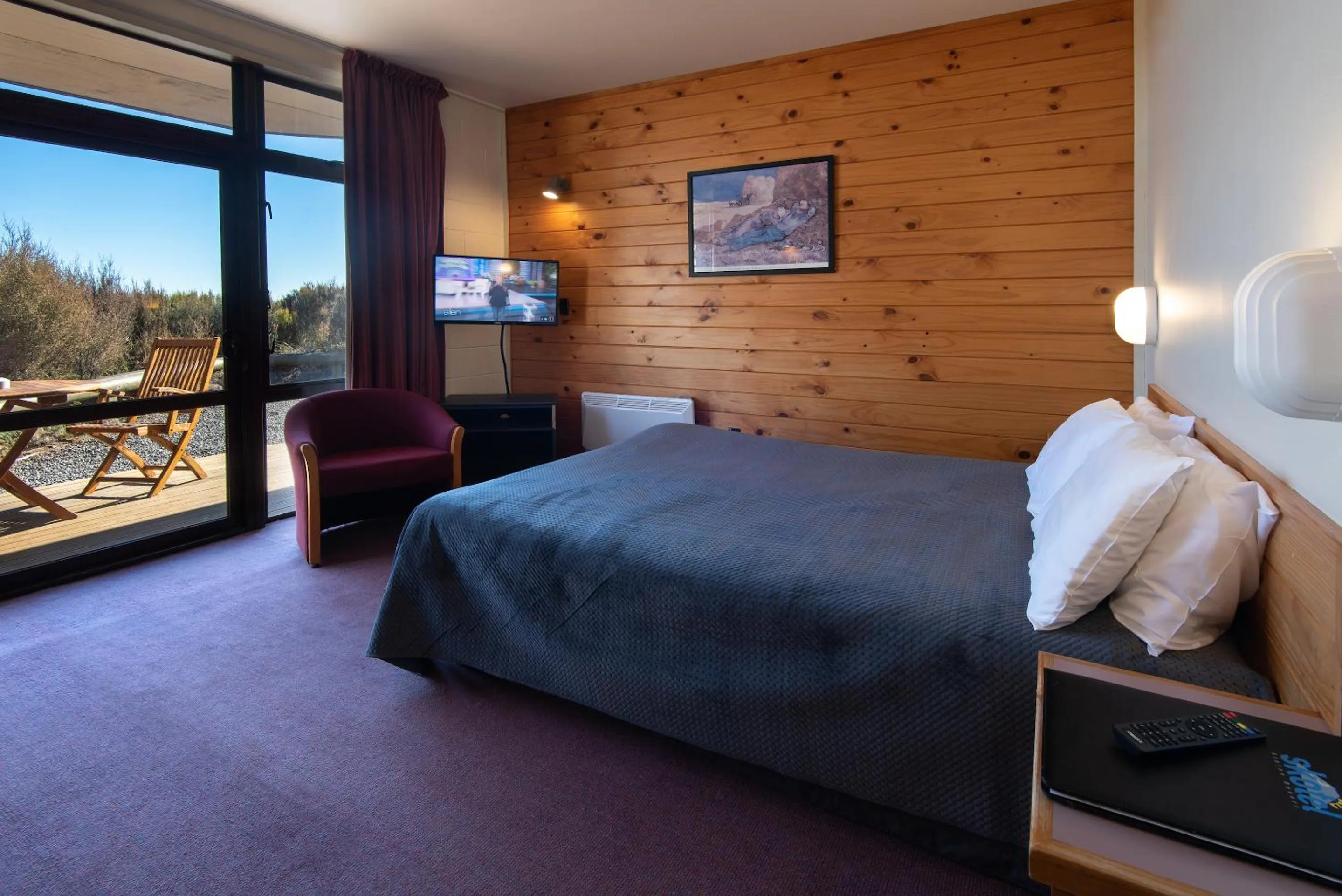 Bed in Skotel Alpine Resort