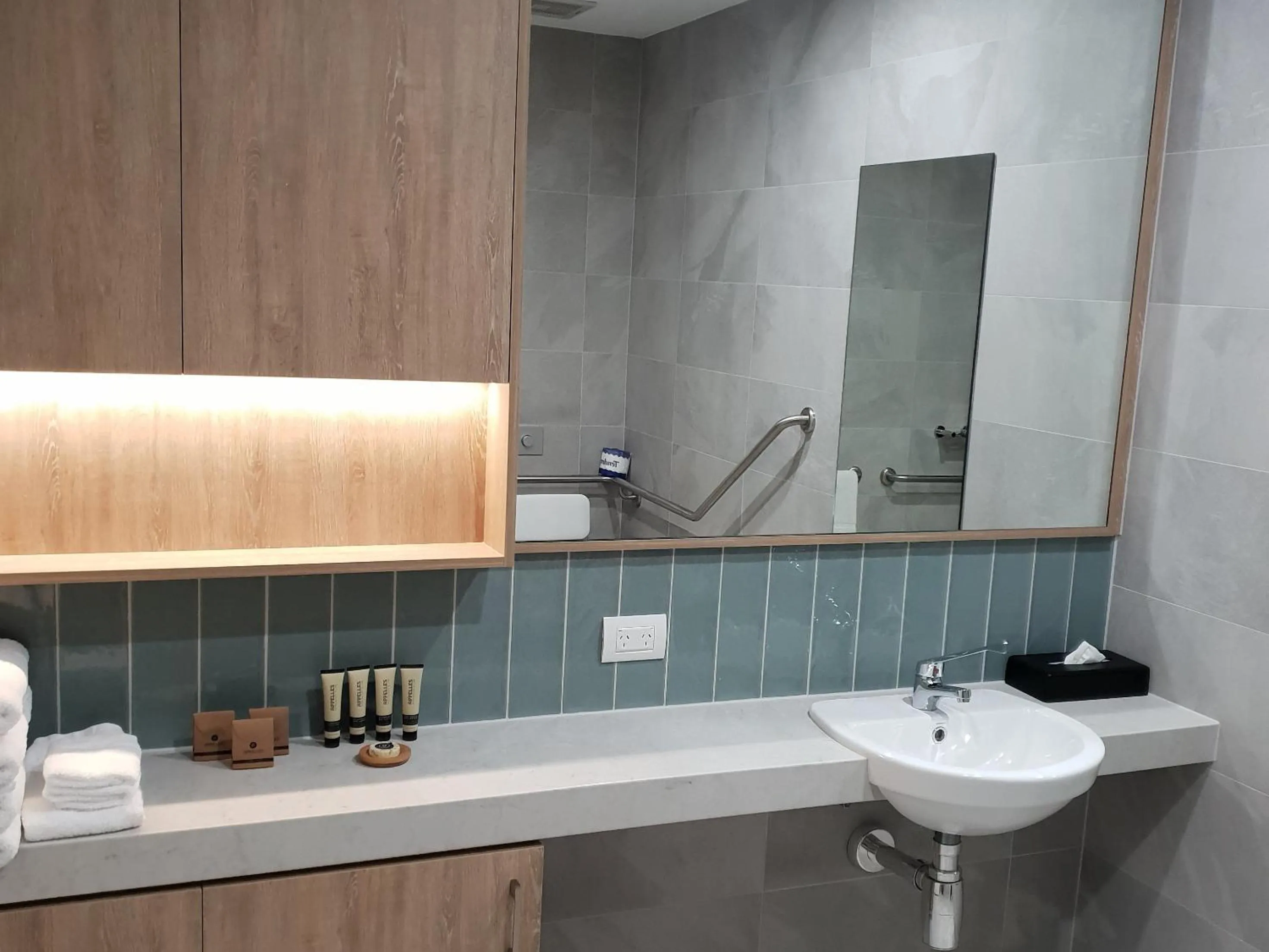 Bathroom in Ingot Hotel Perth, an Ascend Collection Hotel