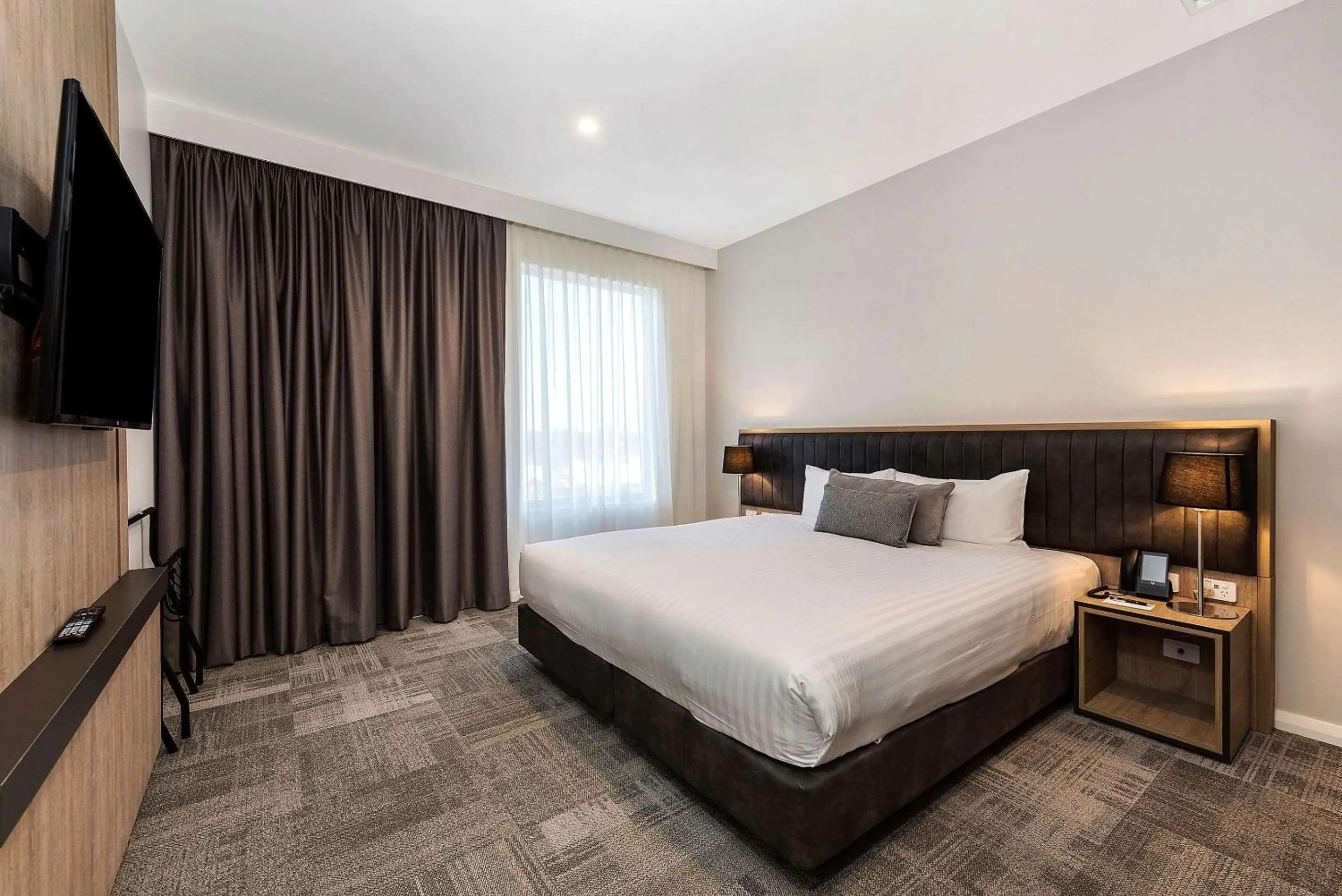 Bedroom, Bed in Ingot Hotel Perth, an Ascend Collection Hotel