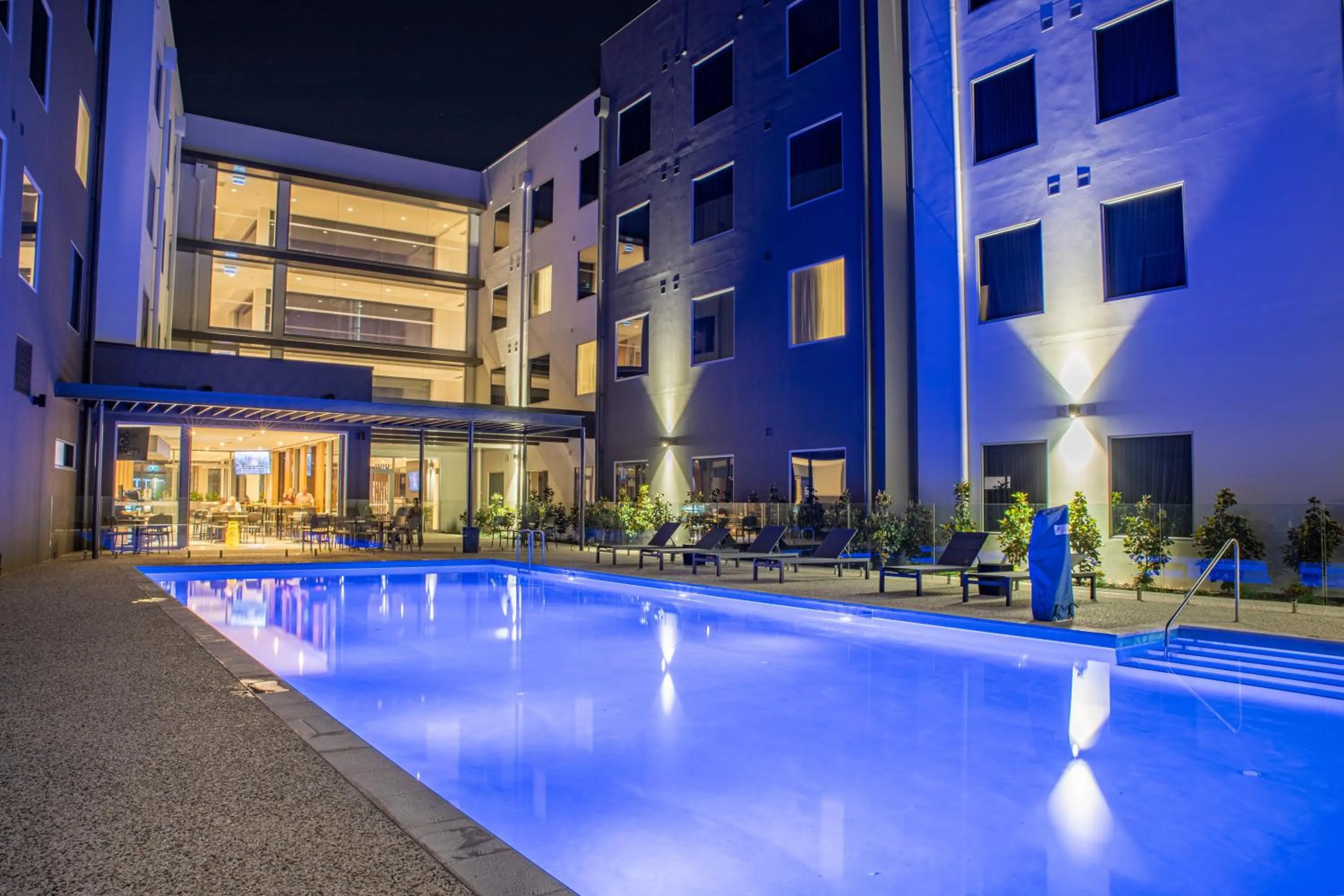 Swimming pool in Ingot Hotel Perth, an Ascend Collection Hotel
