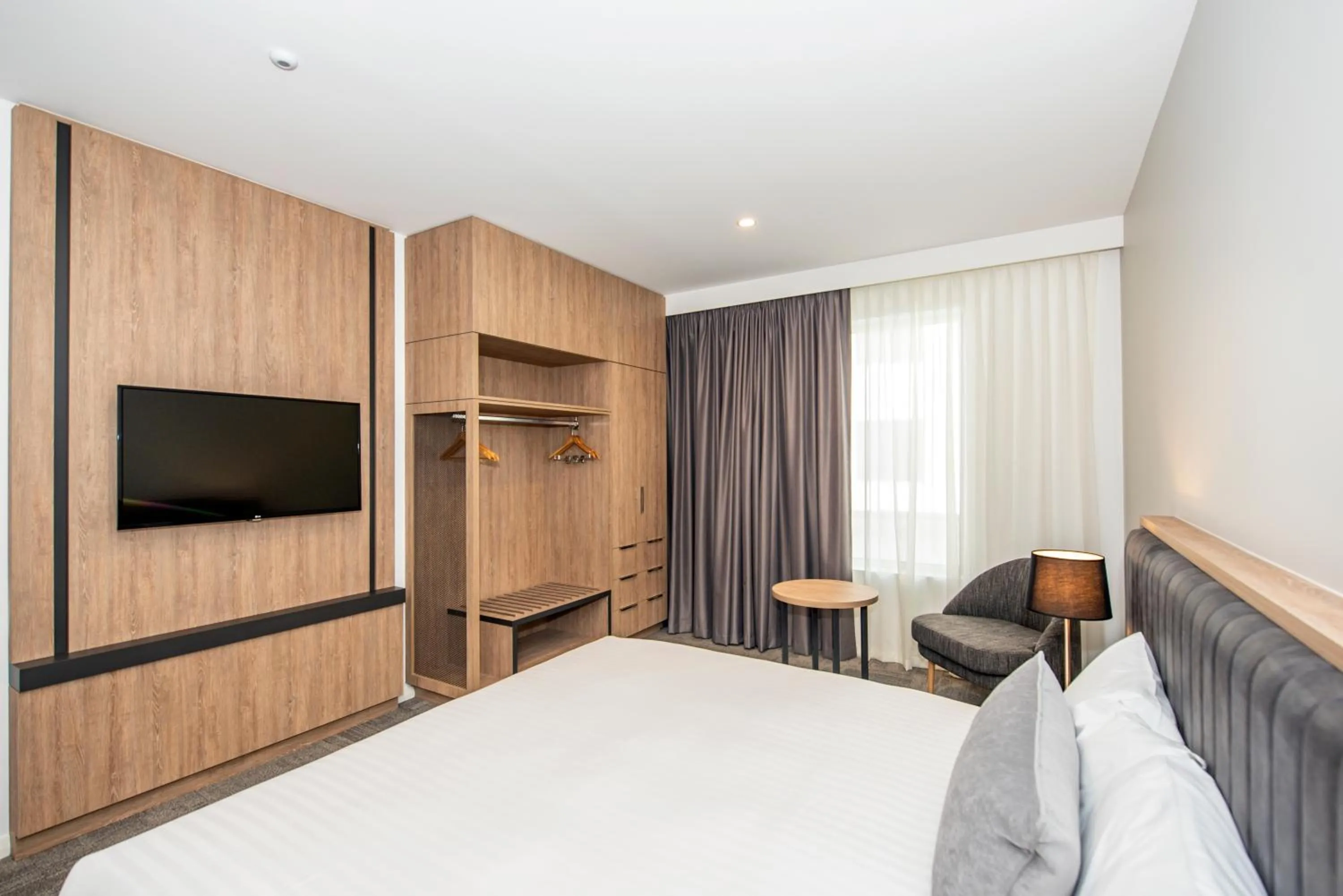 Bedroom, Bed in Ingot Hotel Perth, an Ascend Collection Hotel