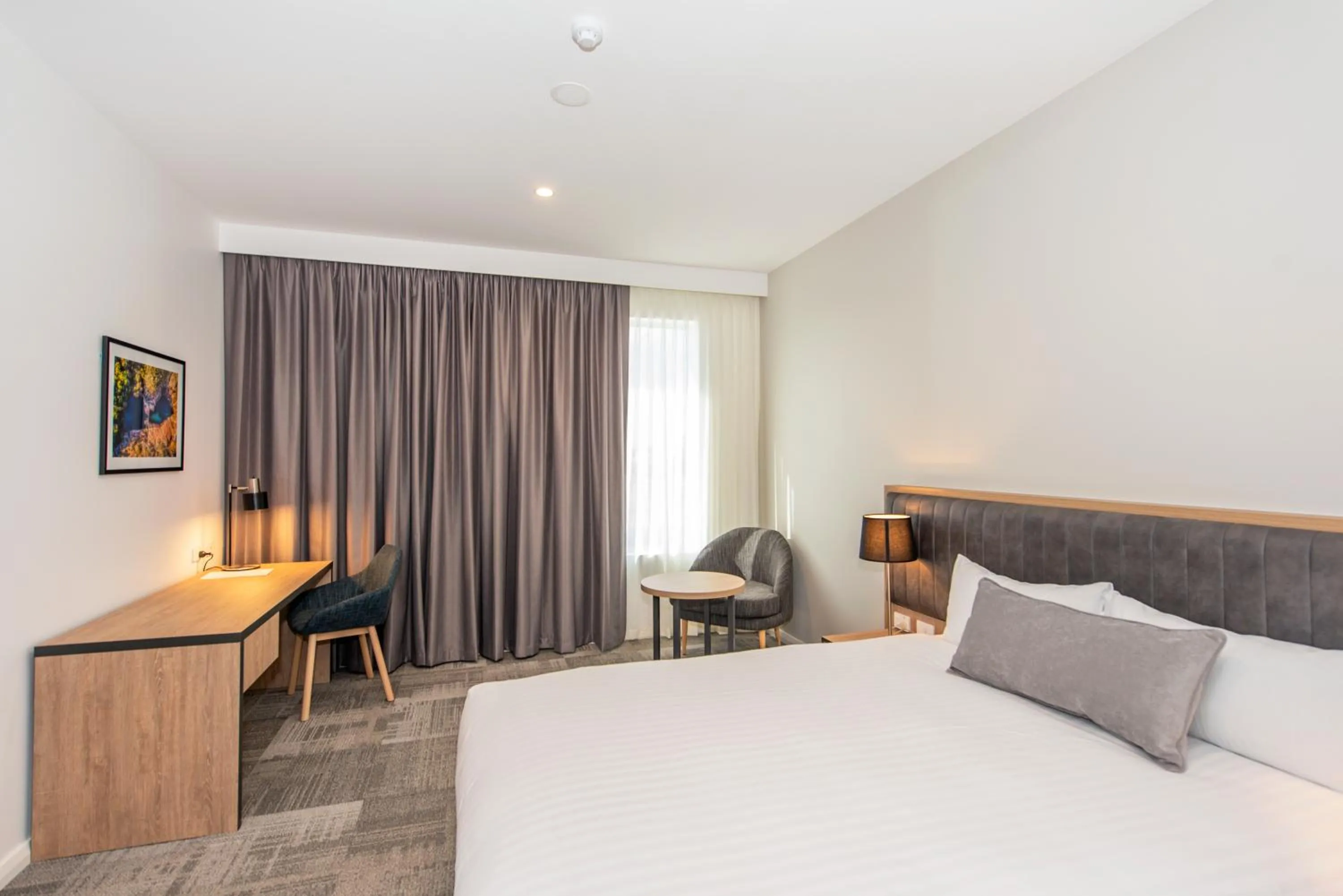 Bedroom, Bed in Ingot Hotel Perth, an Ascend Collection Hotel