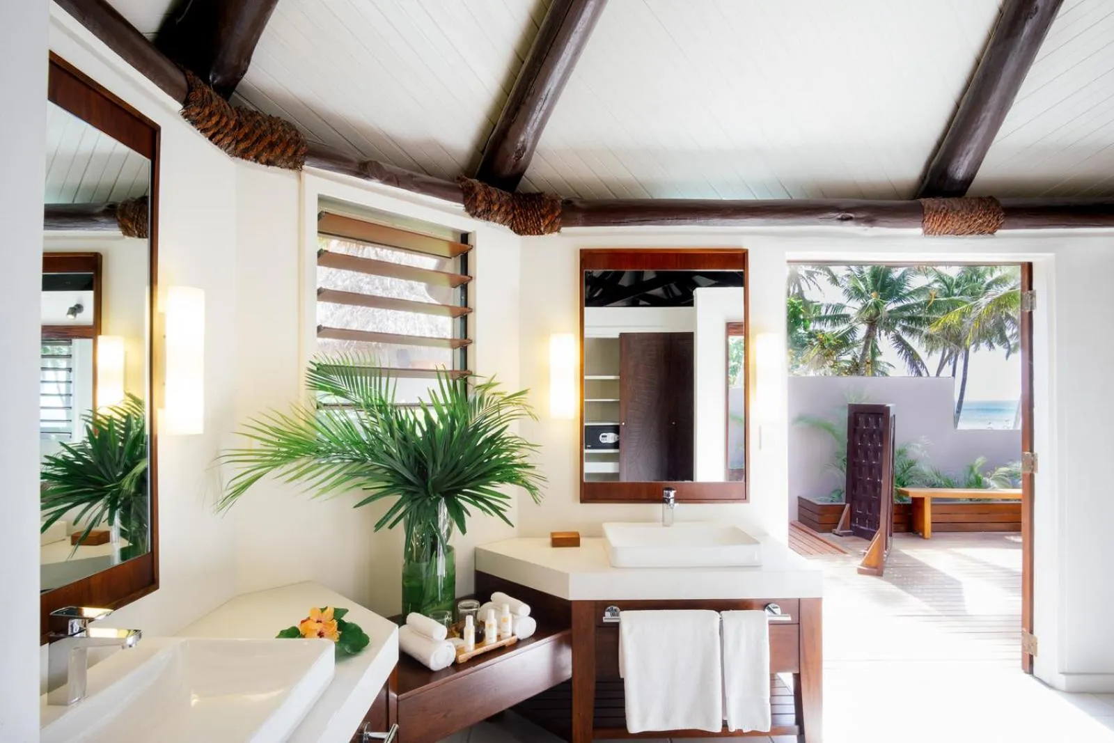 Day in Yasawa Island Resort & Spa