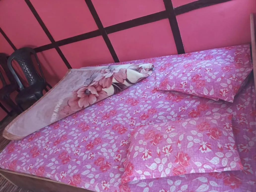 Bed in Reshi River Cottage