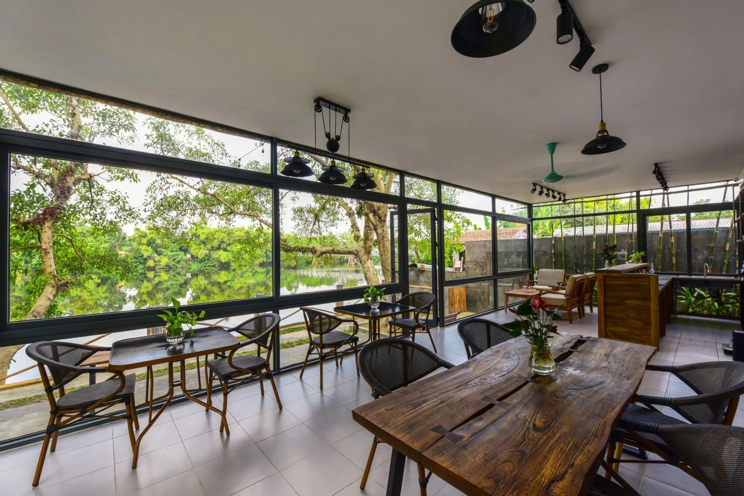 Dining area in La Paix Hue