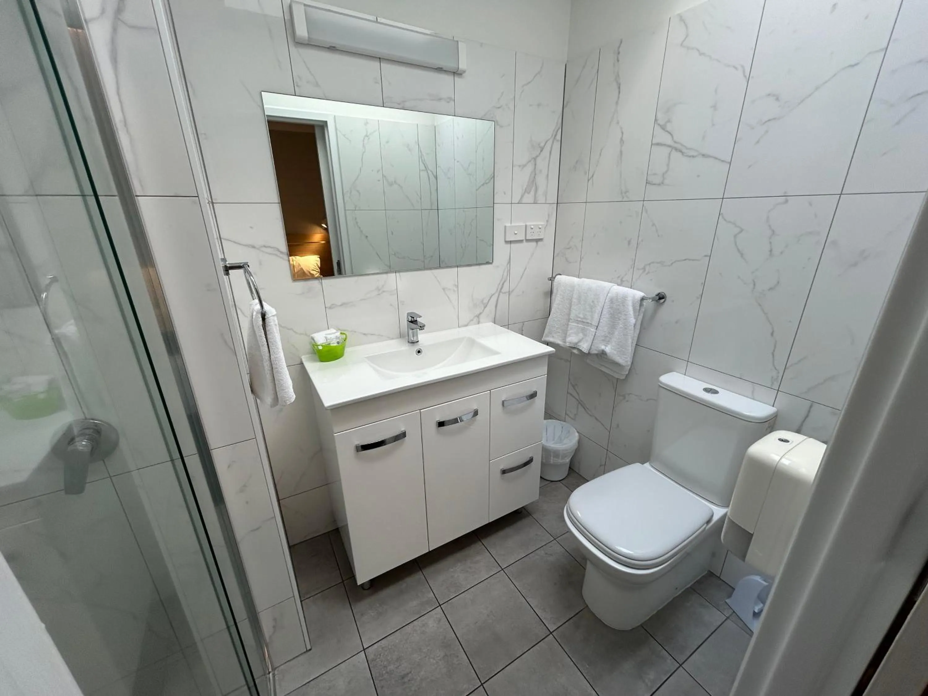 Bathroom in Frewville Motor Inn