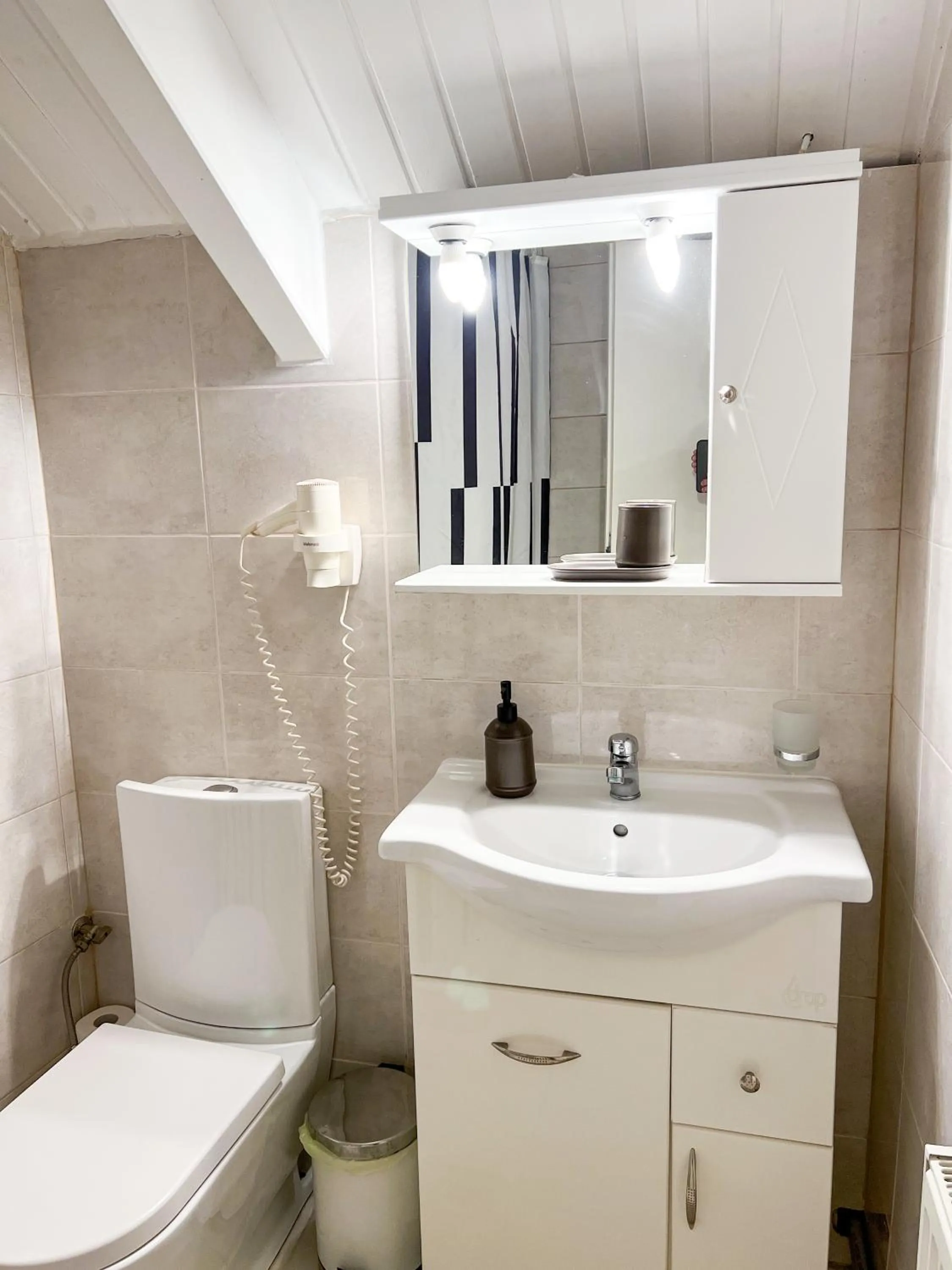 Bathroom in City Circus Athens