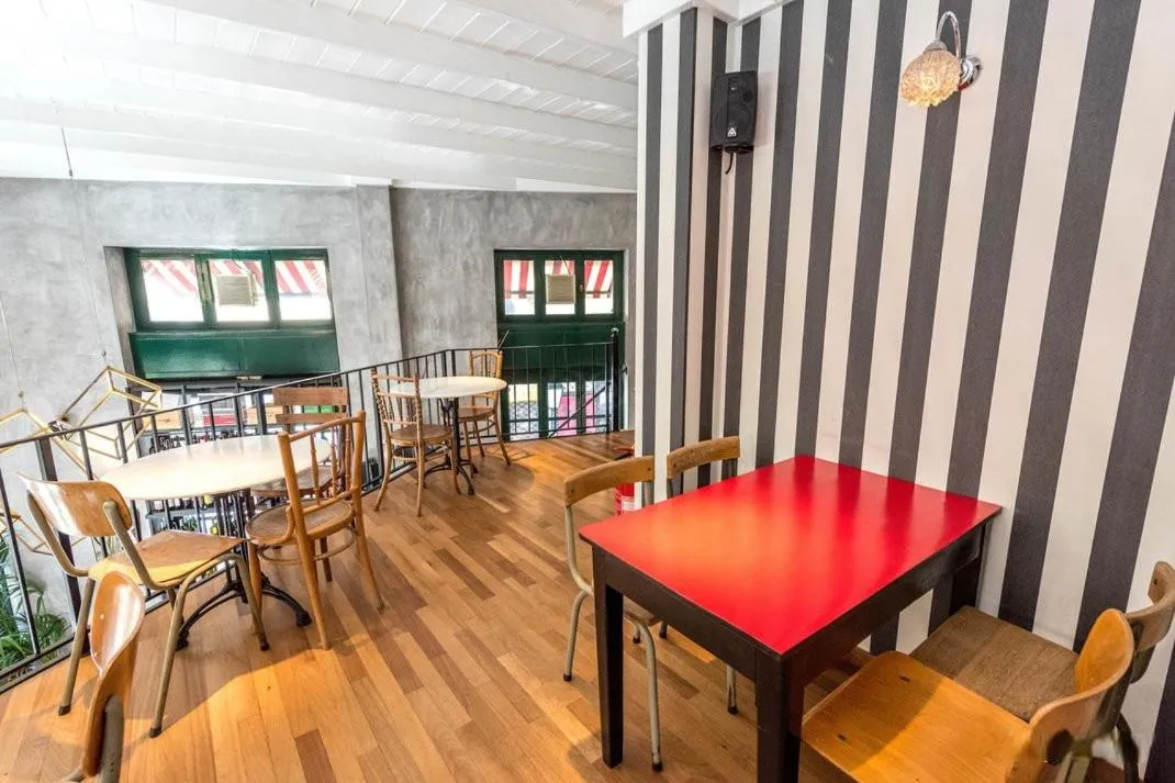 Restaurant/places to eat in City Circus Athens