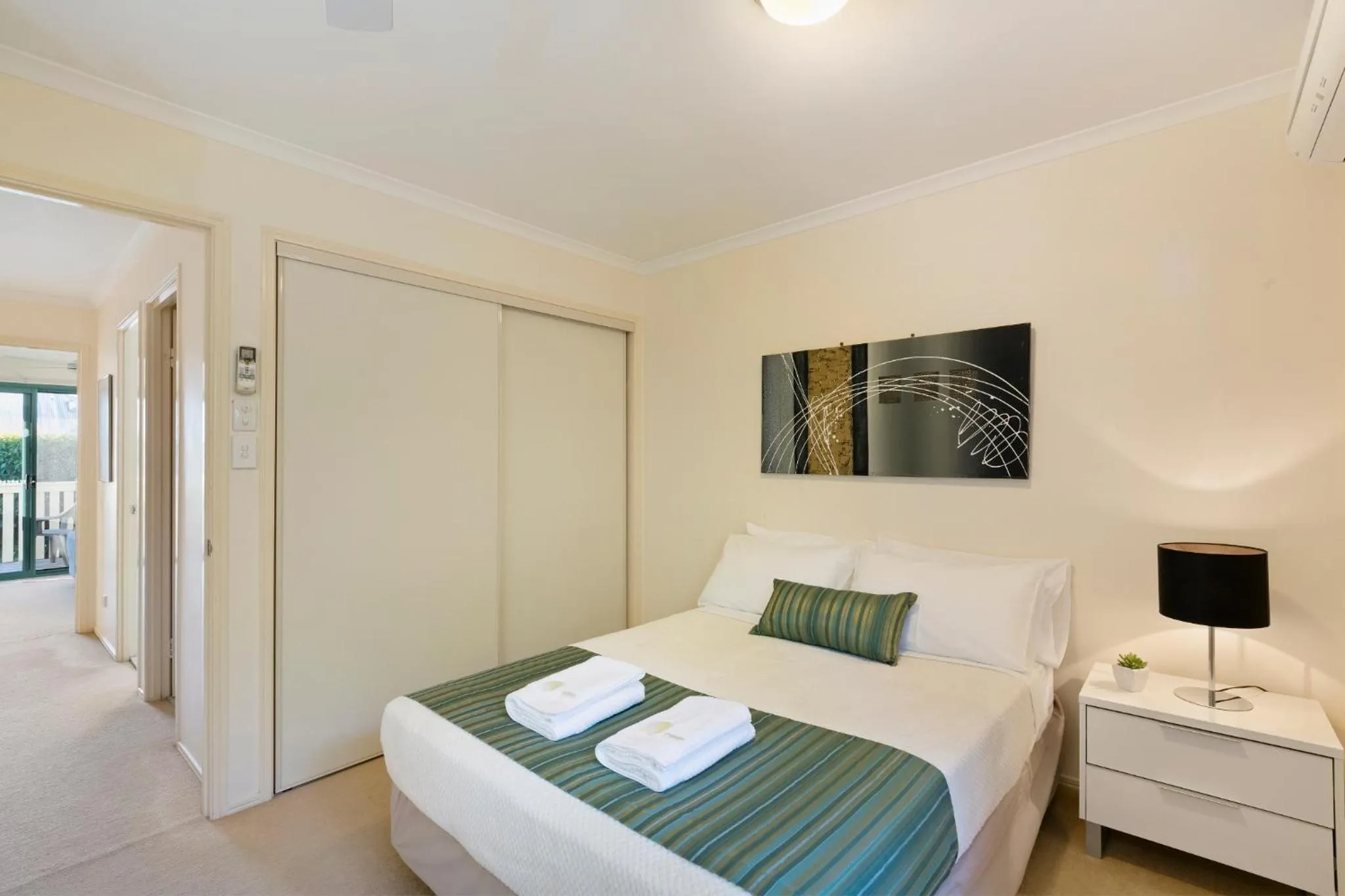 Bed in Terrapin Apartments