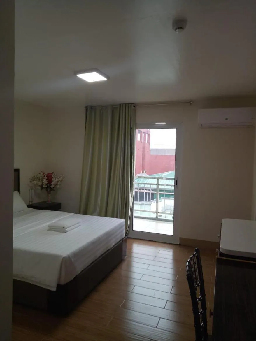 Balcony/Terrace, Bed in Meaco Royal Hotel - Batangas City