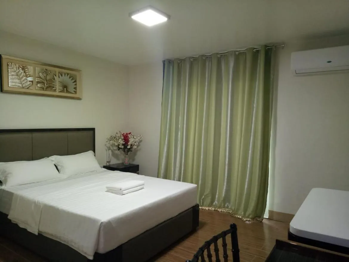 Bed in Meaco Royal Hotel - Batangas City