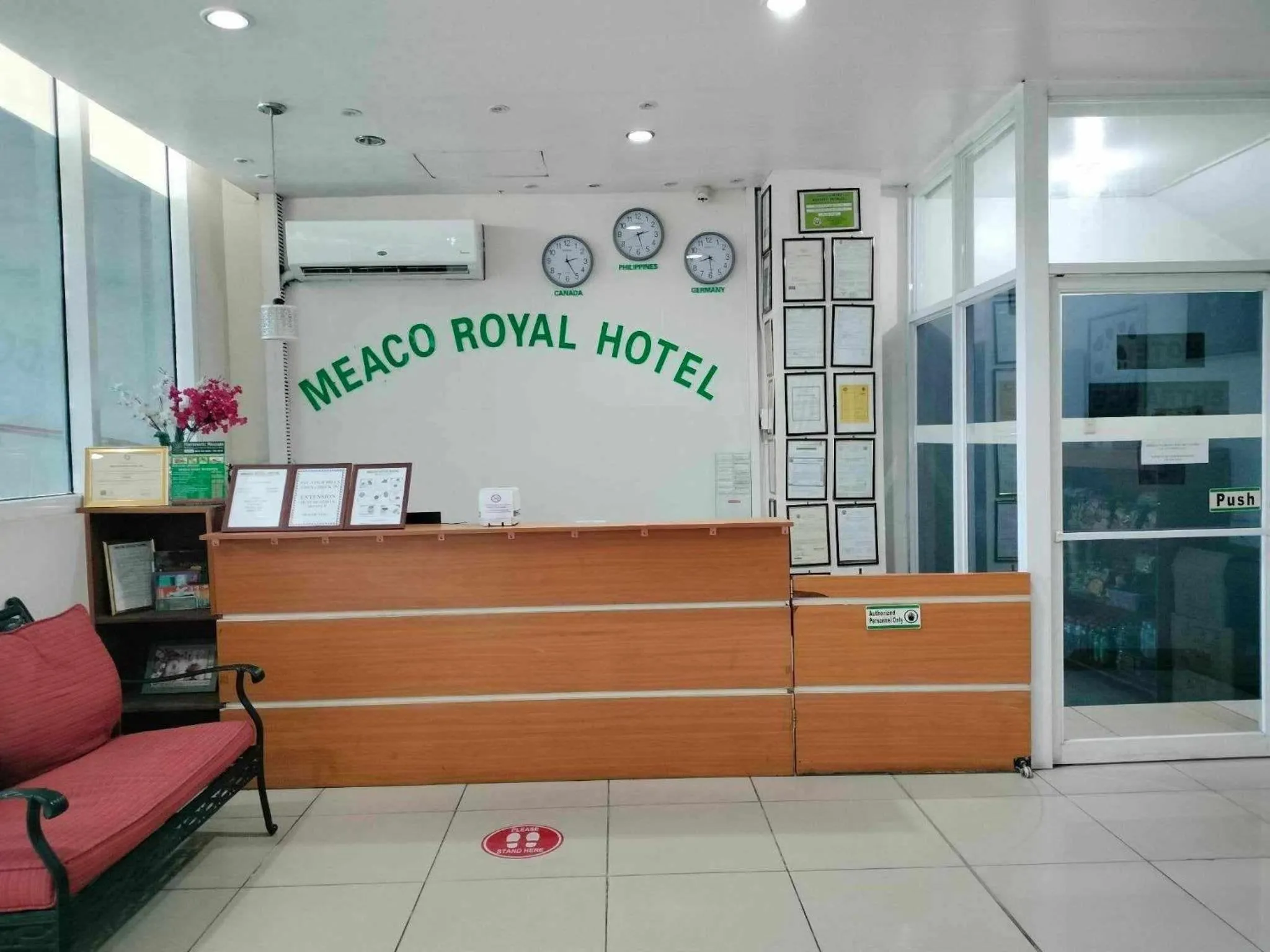 Lobby or reception in Meaco Royal Hotel - Batangas City