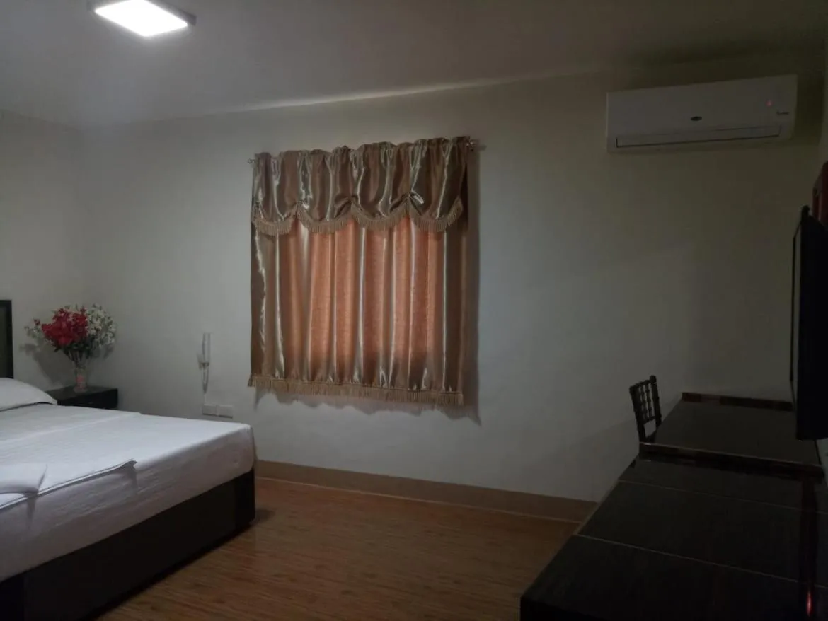 Bed in Meaco Royal Hotel - Batangas City