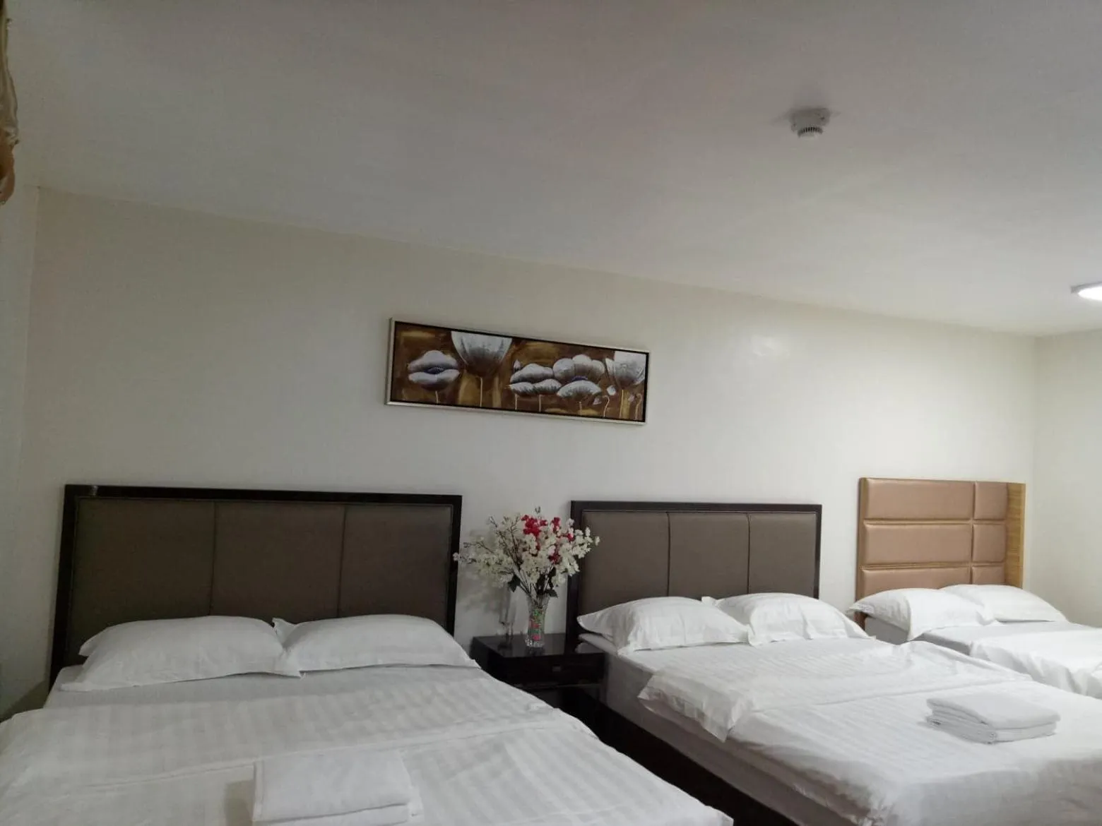 Bed in Meaco Royal Hotel - Batangas City