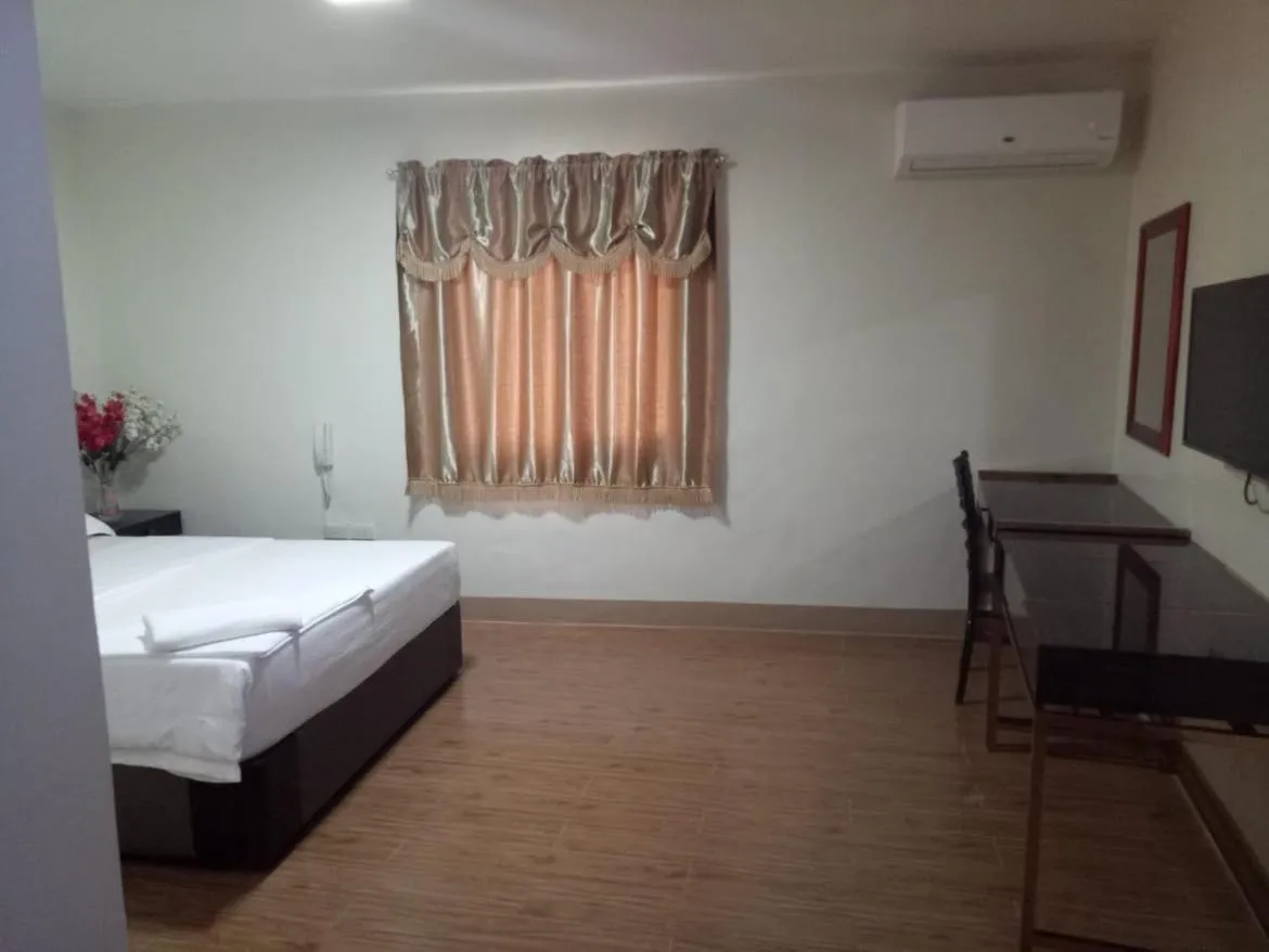 Bed in Meaco Royal Hotel - Batangas City