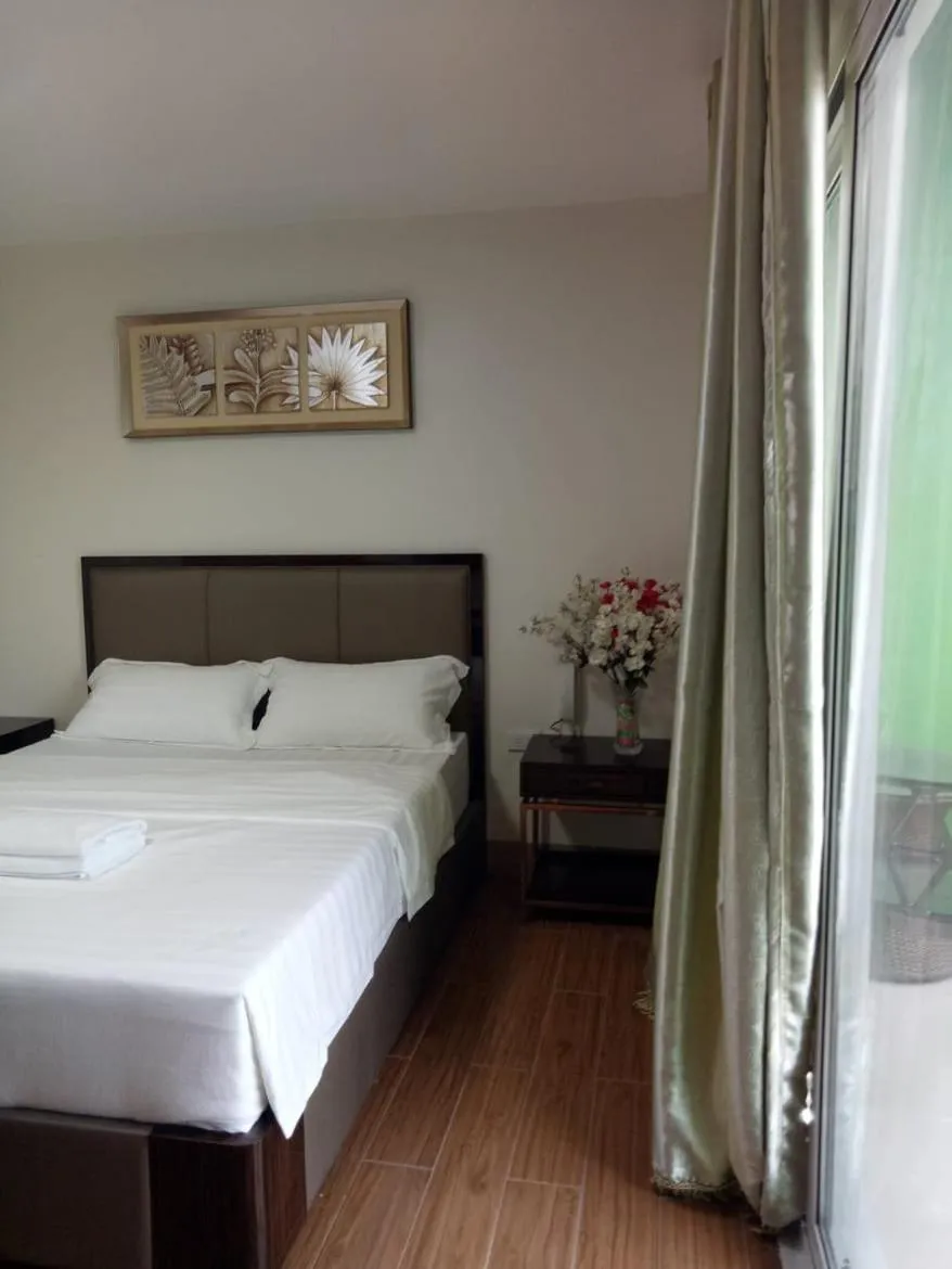 Bed in Meaco Royal Hotel - Batangas City