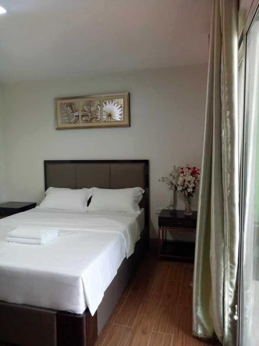 Bed in Meaco Royal Hotel - Batangas City