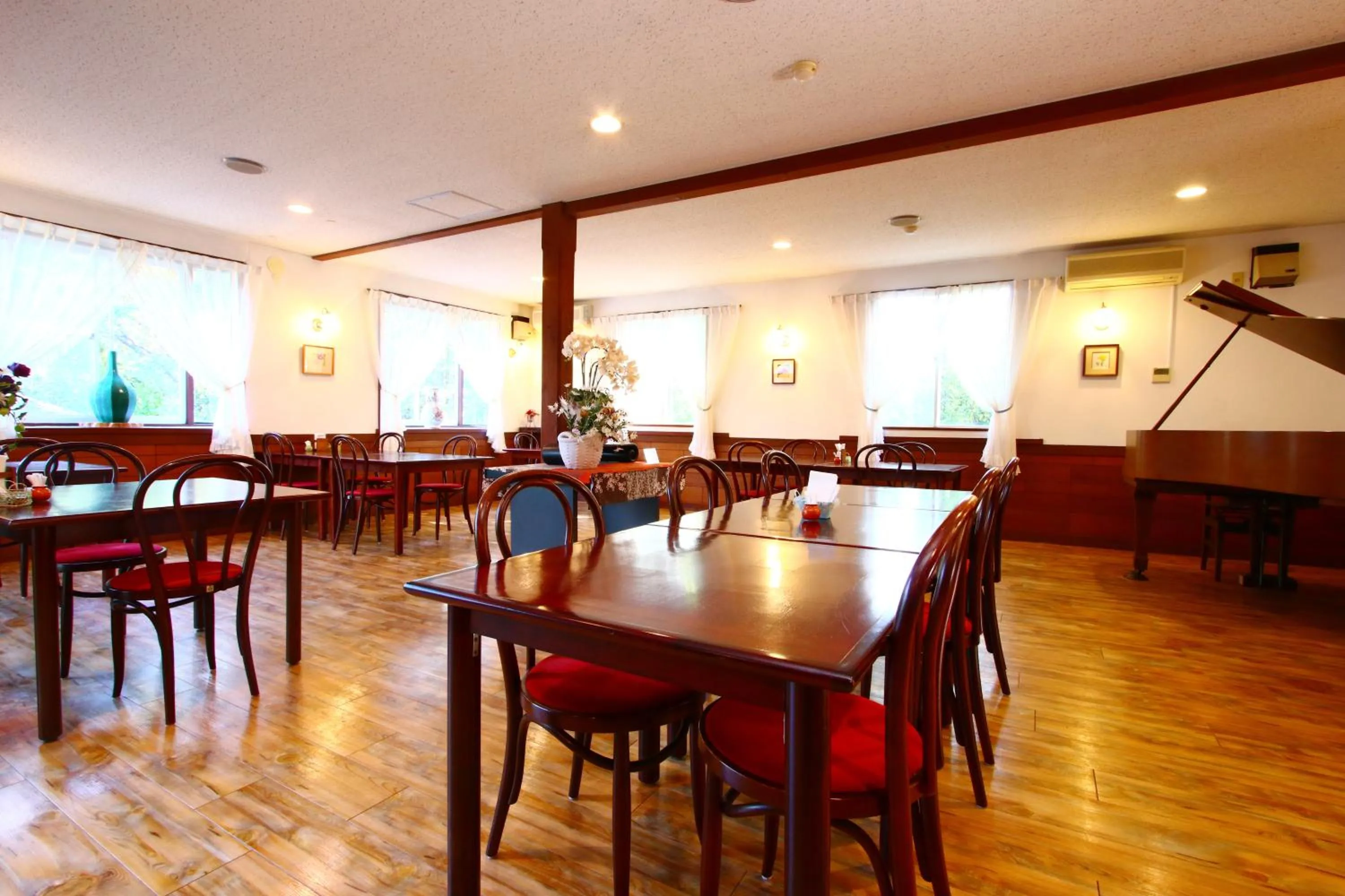 Restaurant/places to eat in IZUNA INN & SPA - the veggie delights