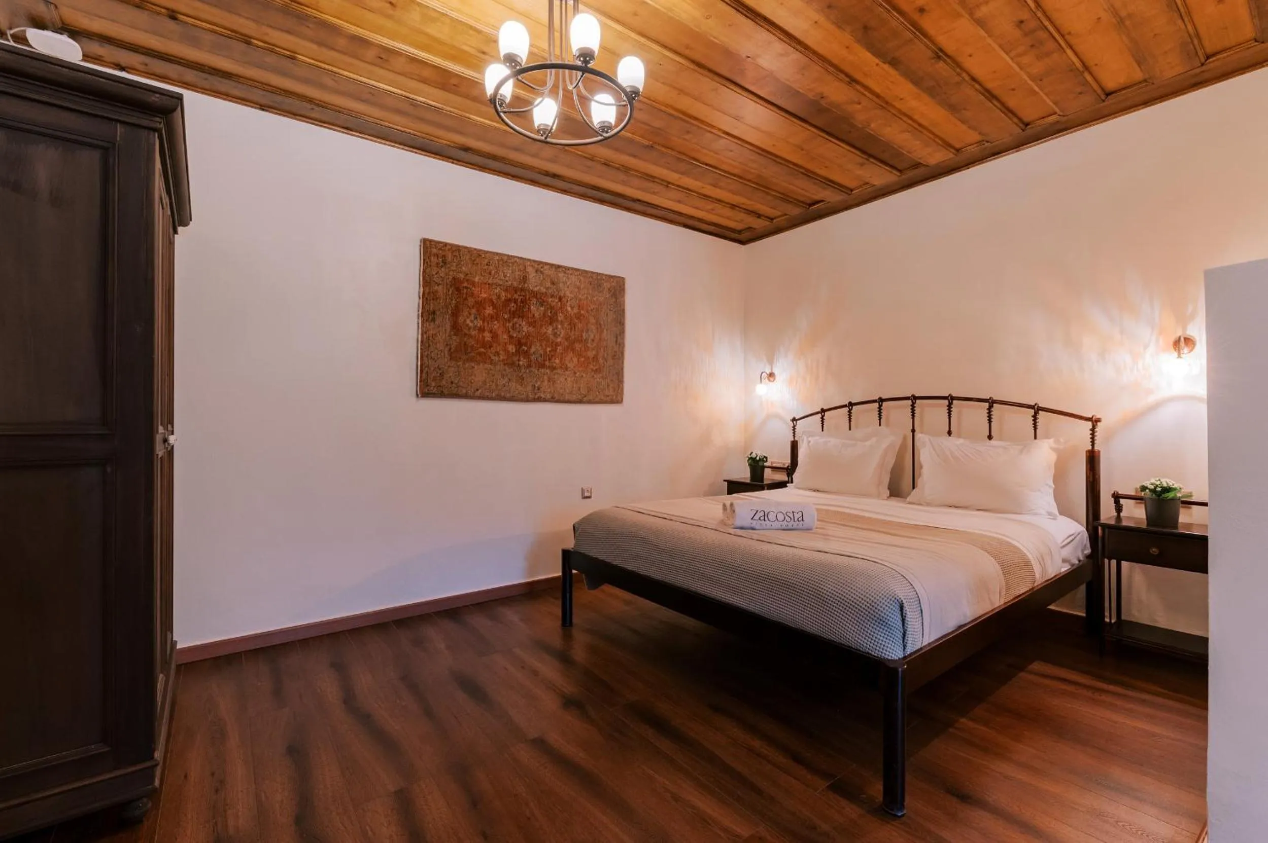 Bed in Zacosta Villa Hotel