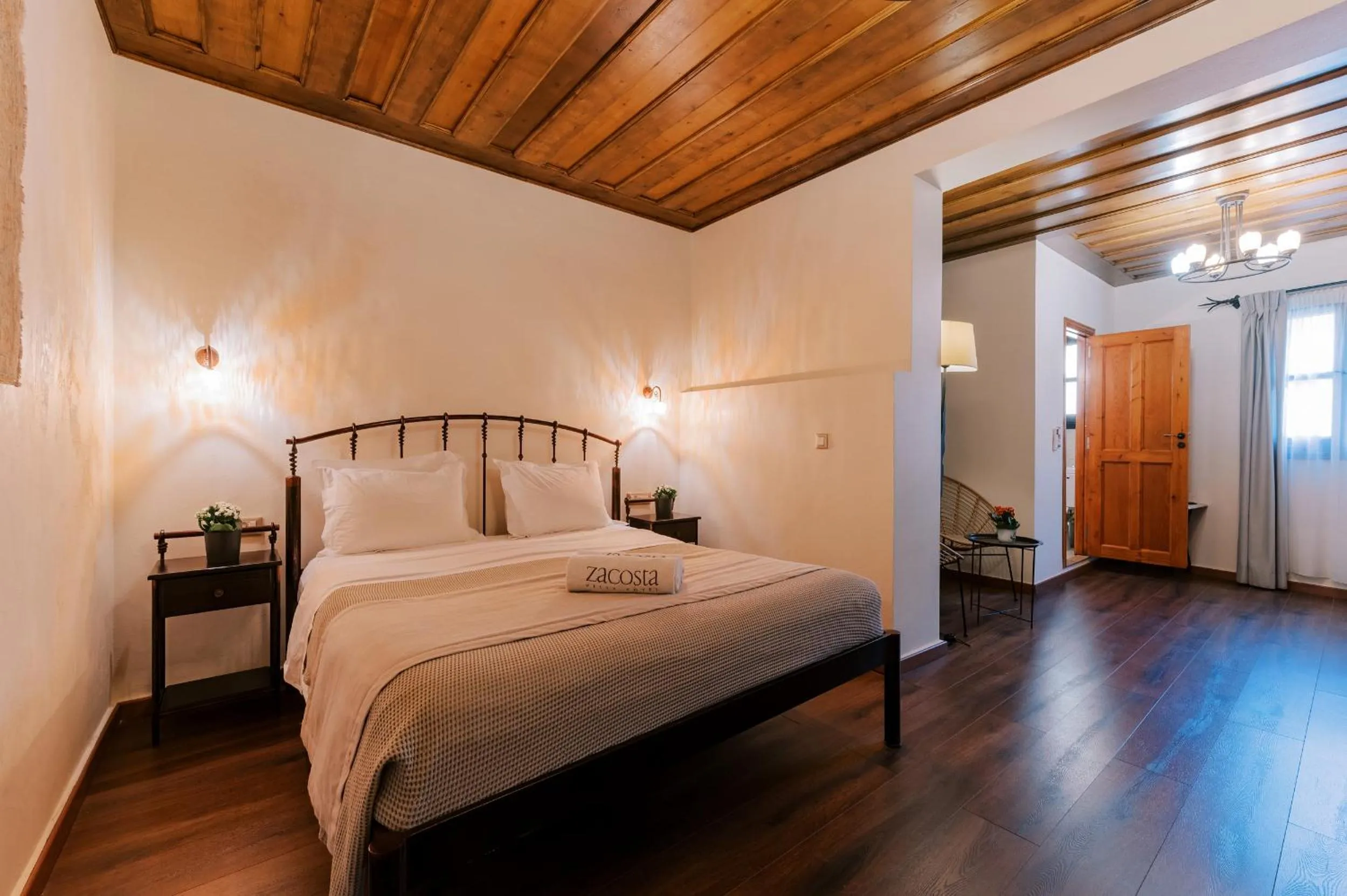 Bed in Zacosta Villa Hotel