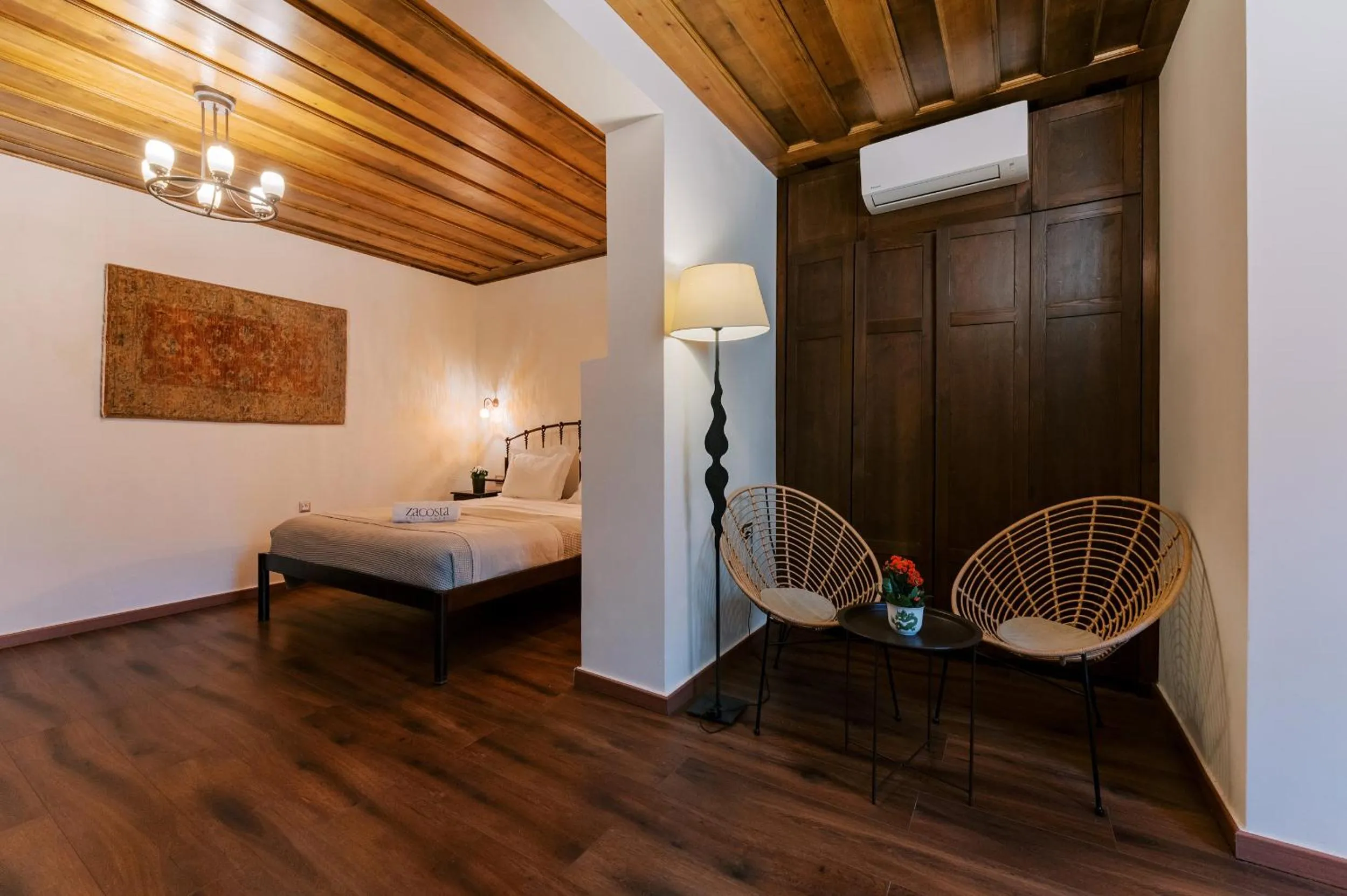 Bed in Zacosta Villa Hotel