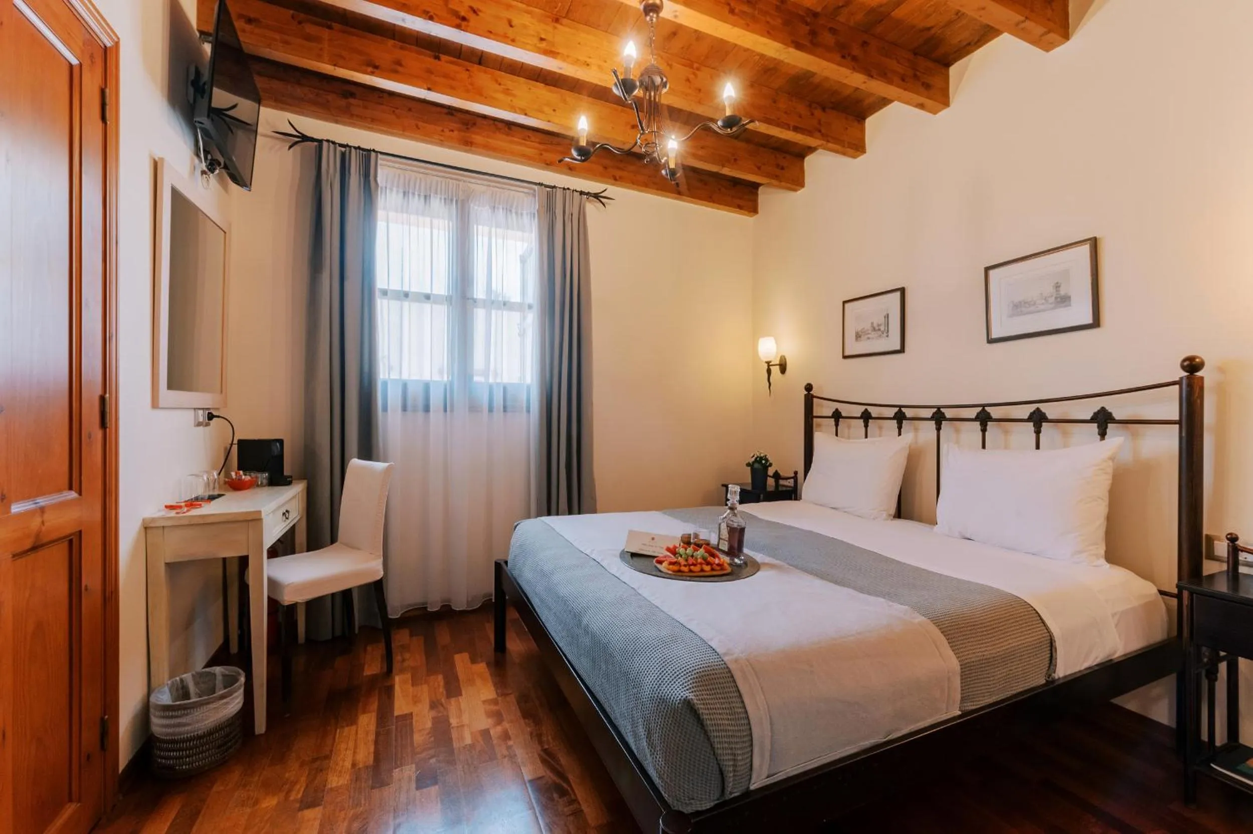 Bed in Zacosta Villa Hotel