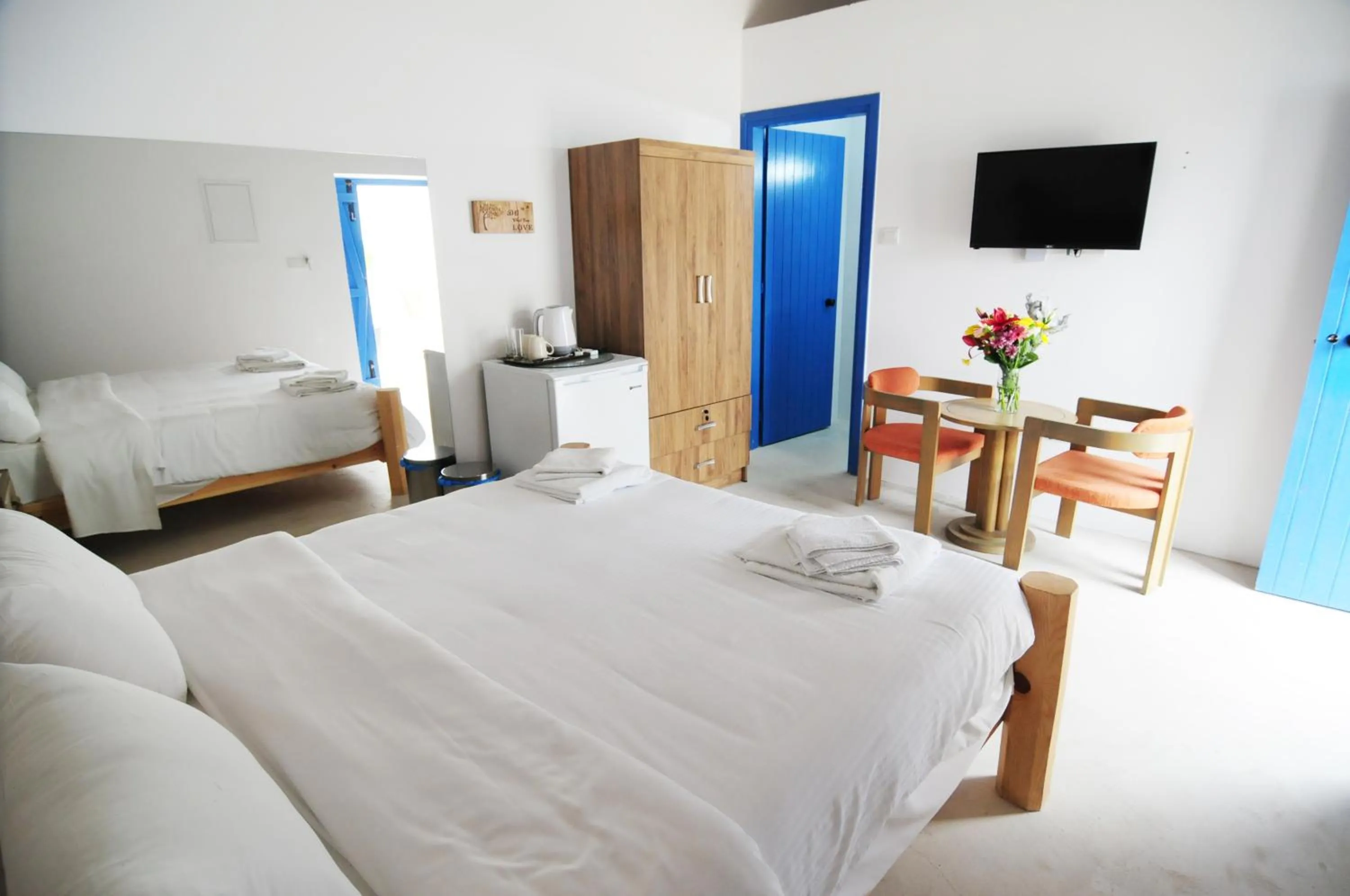 Dining area in Lithos Studios