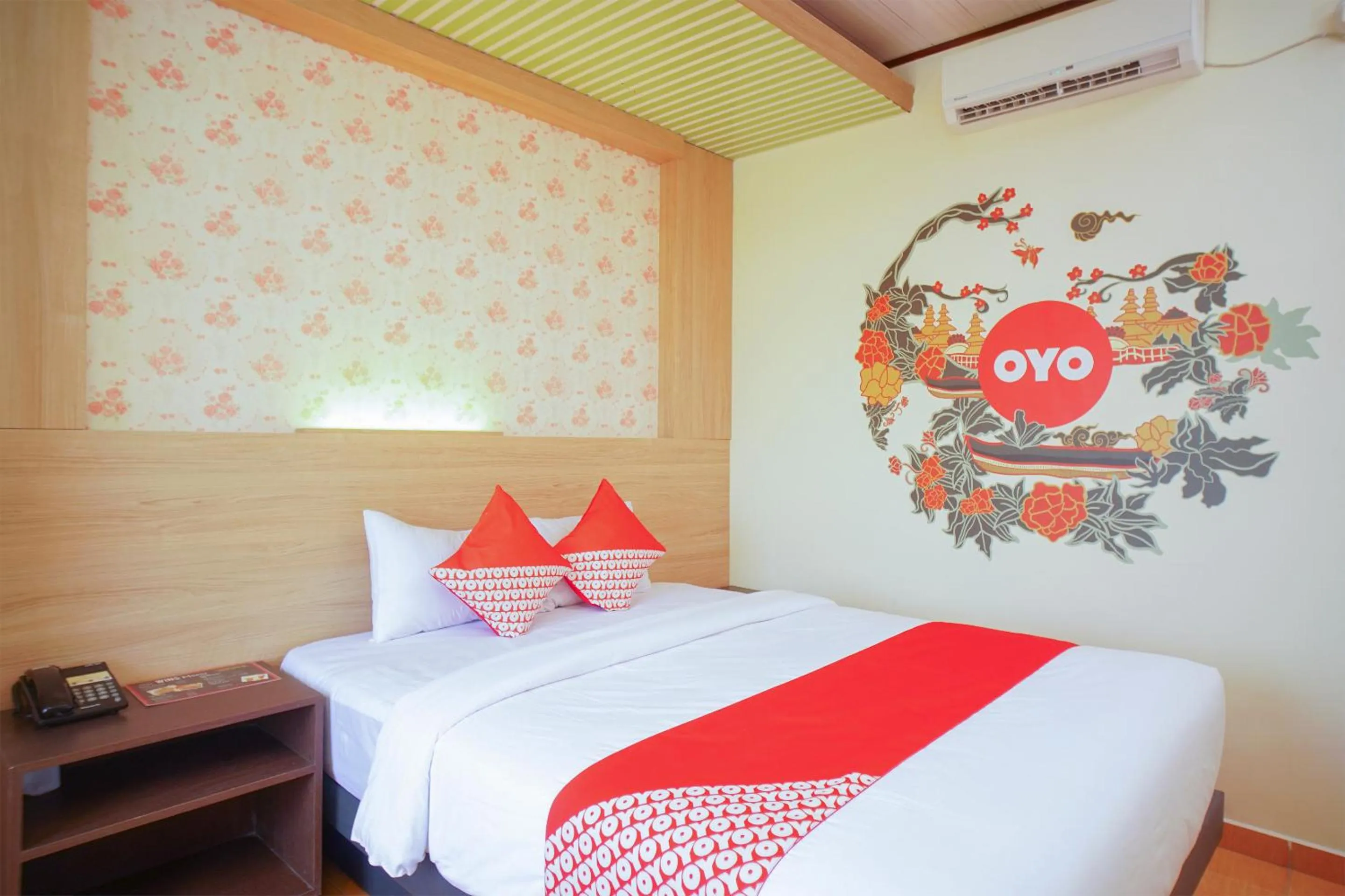 Bedroom in OYO 147 Hotel Winer