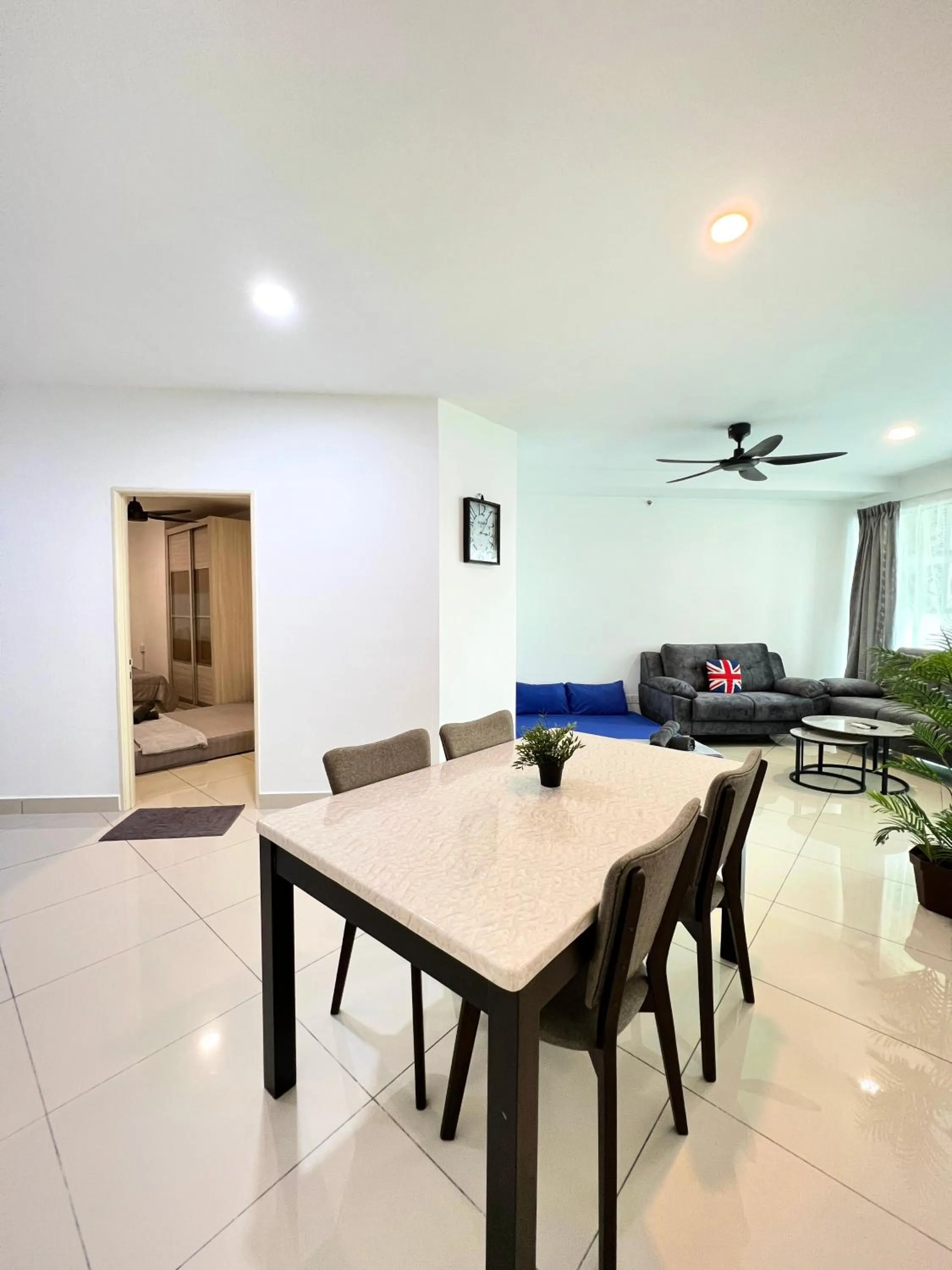 Living room in Mansion One by Sky Hive