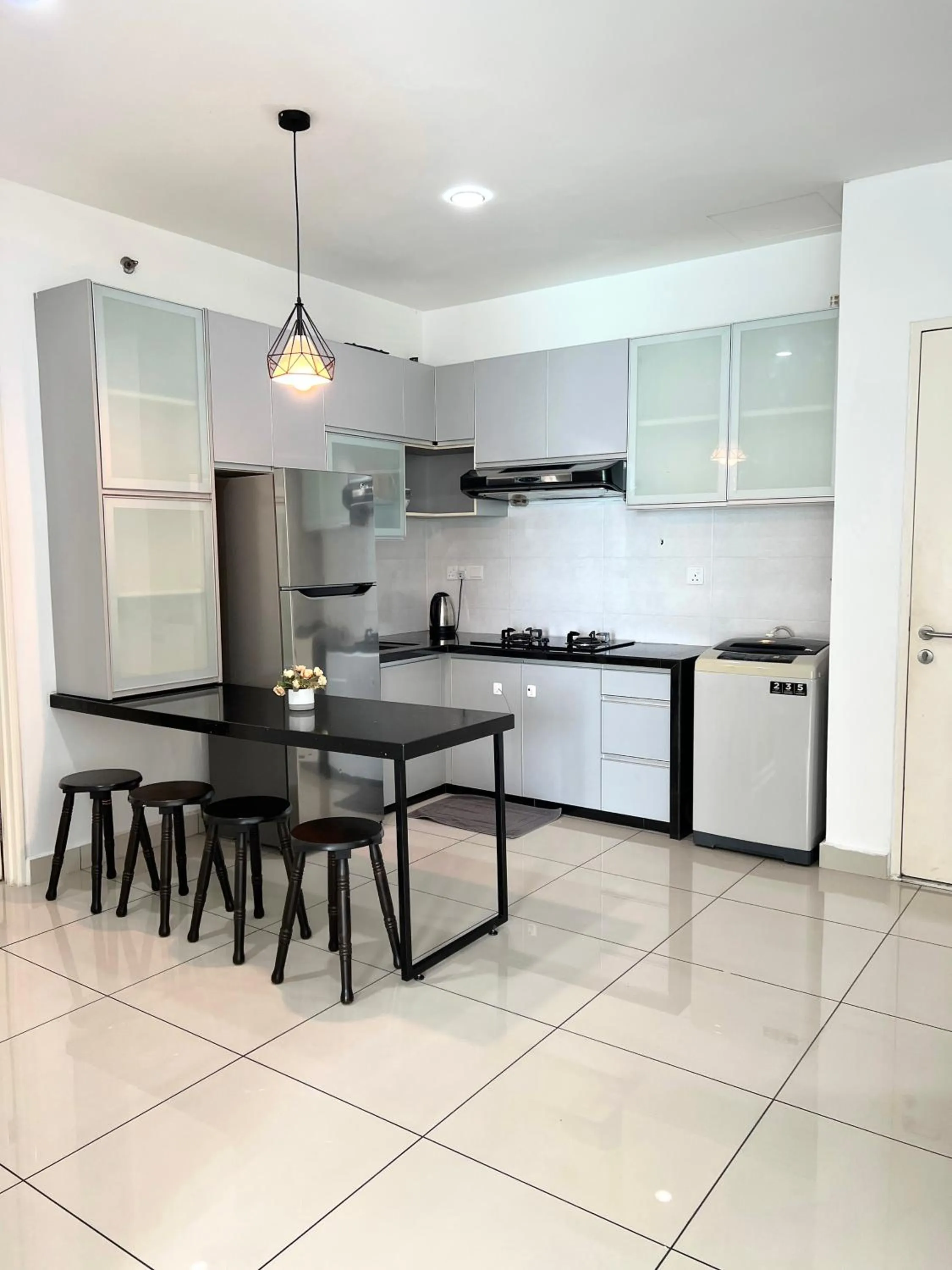 Kitchen or kitchenette in Mansion One by Sky Hive