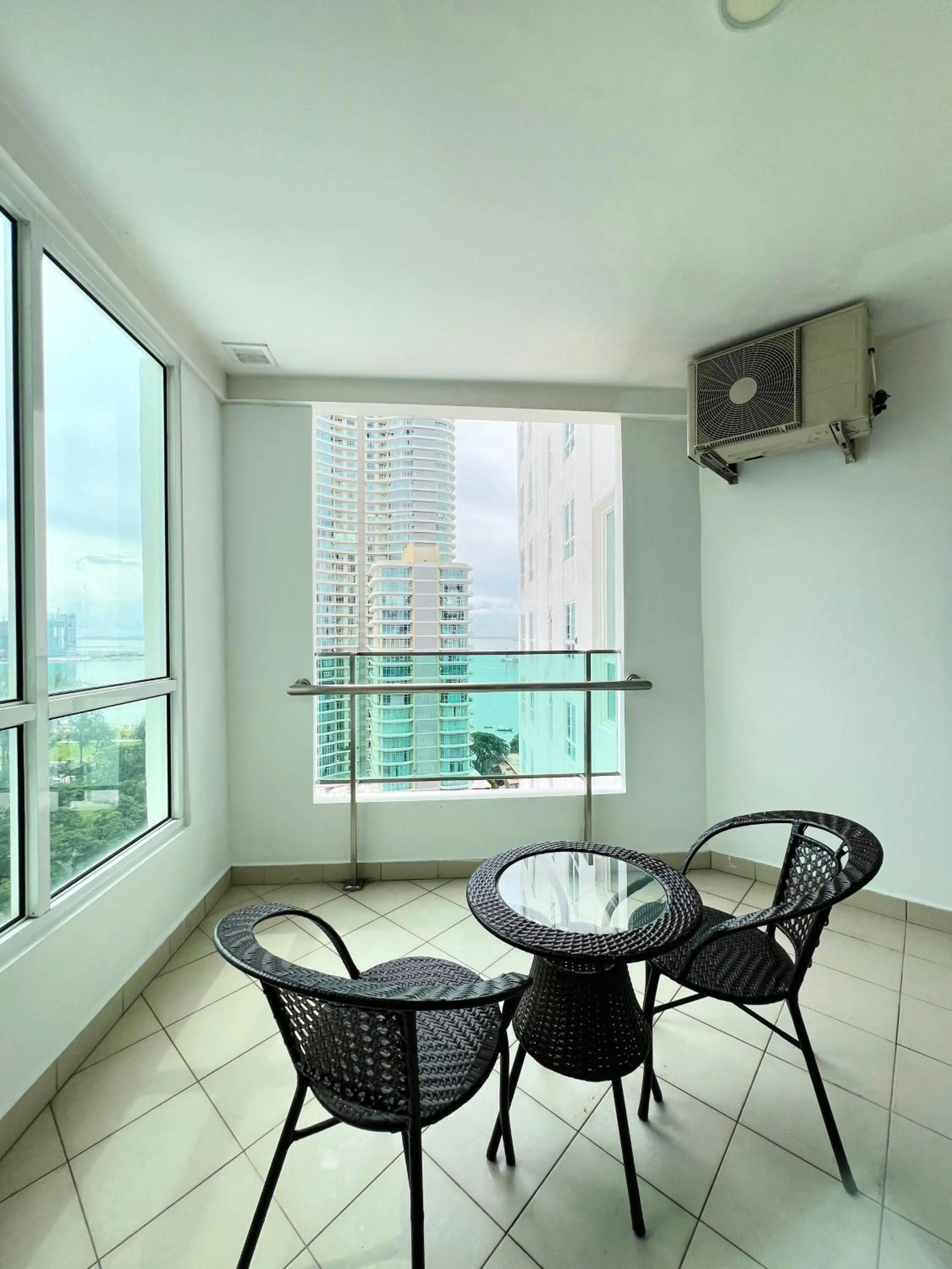 Balcony/Terrace in Mansion One by Sky Hive