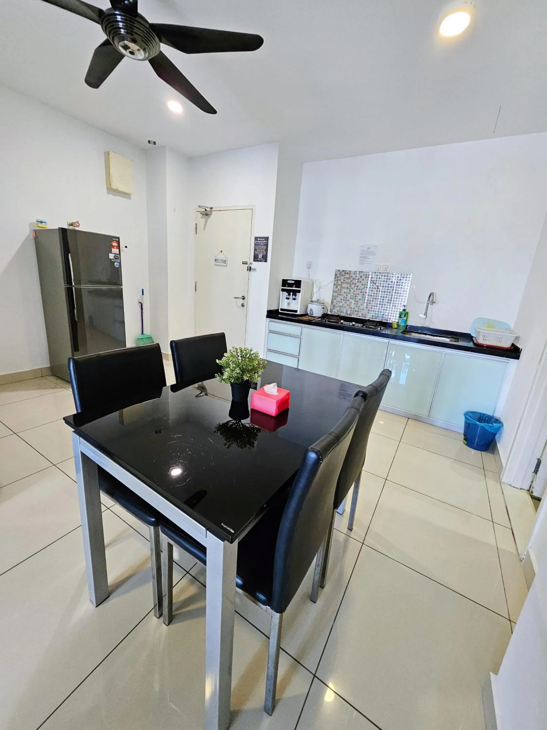 Dining area in Mansion One by Sky Hive