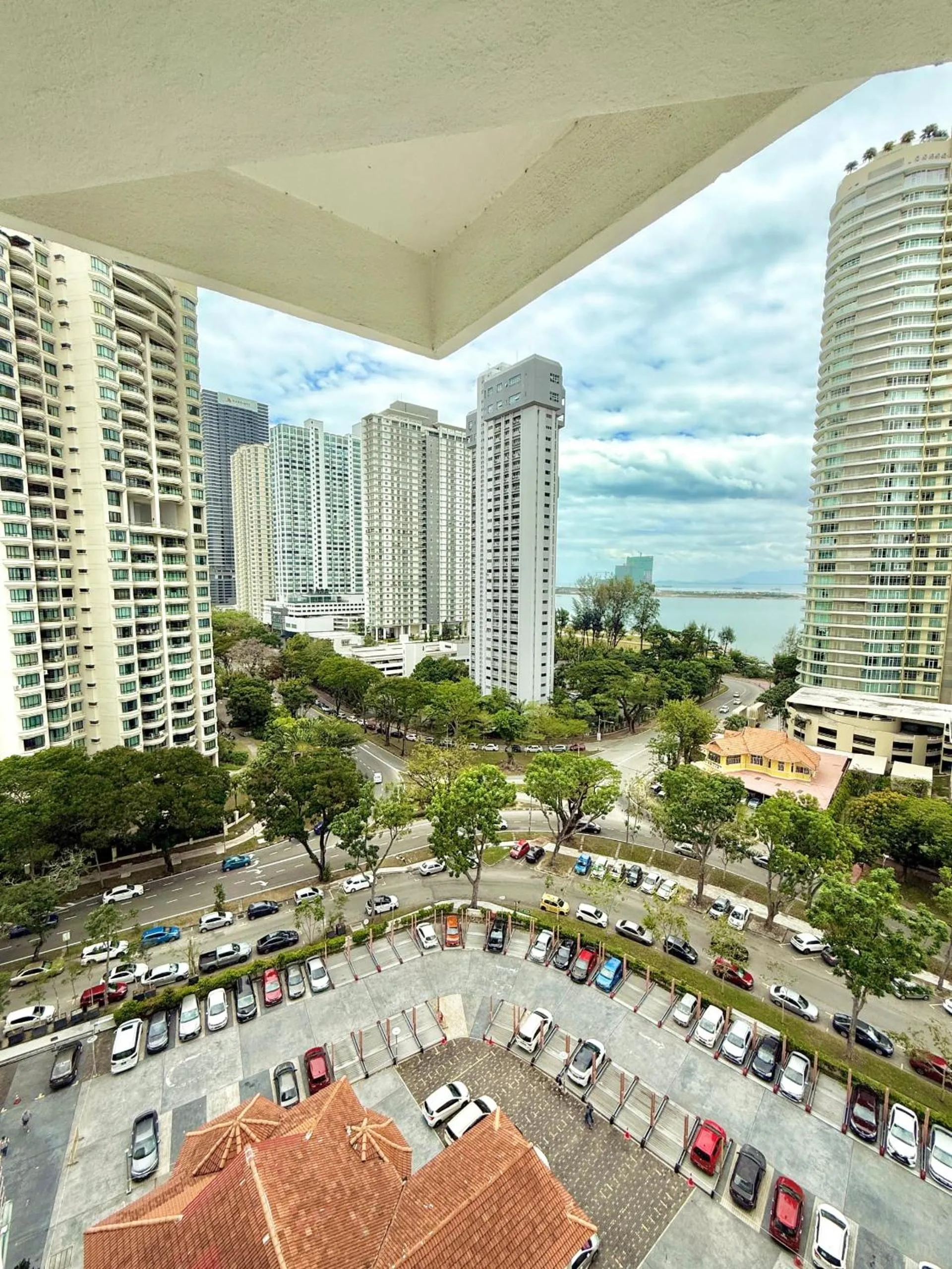 Day in Mansion One by Sky Hive