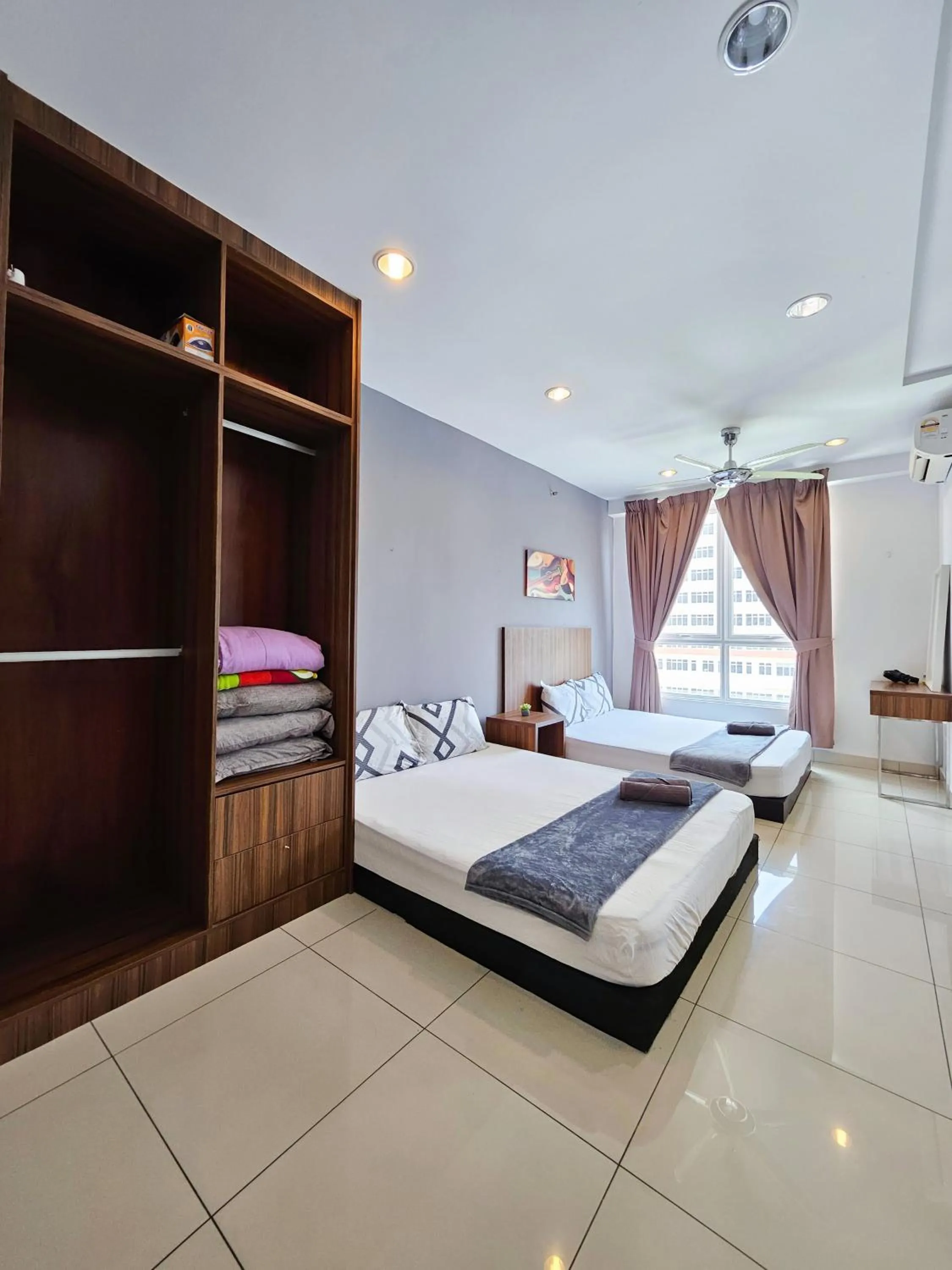 Photo of the whole room, Bed in Mansion One by Sky Hive