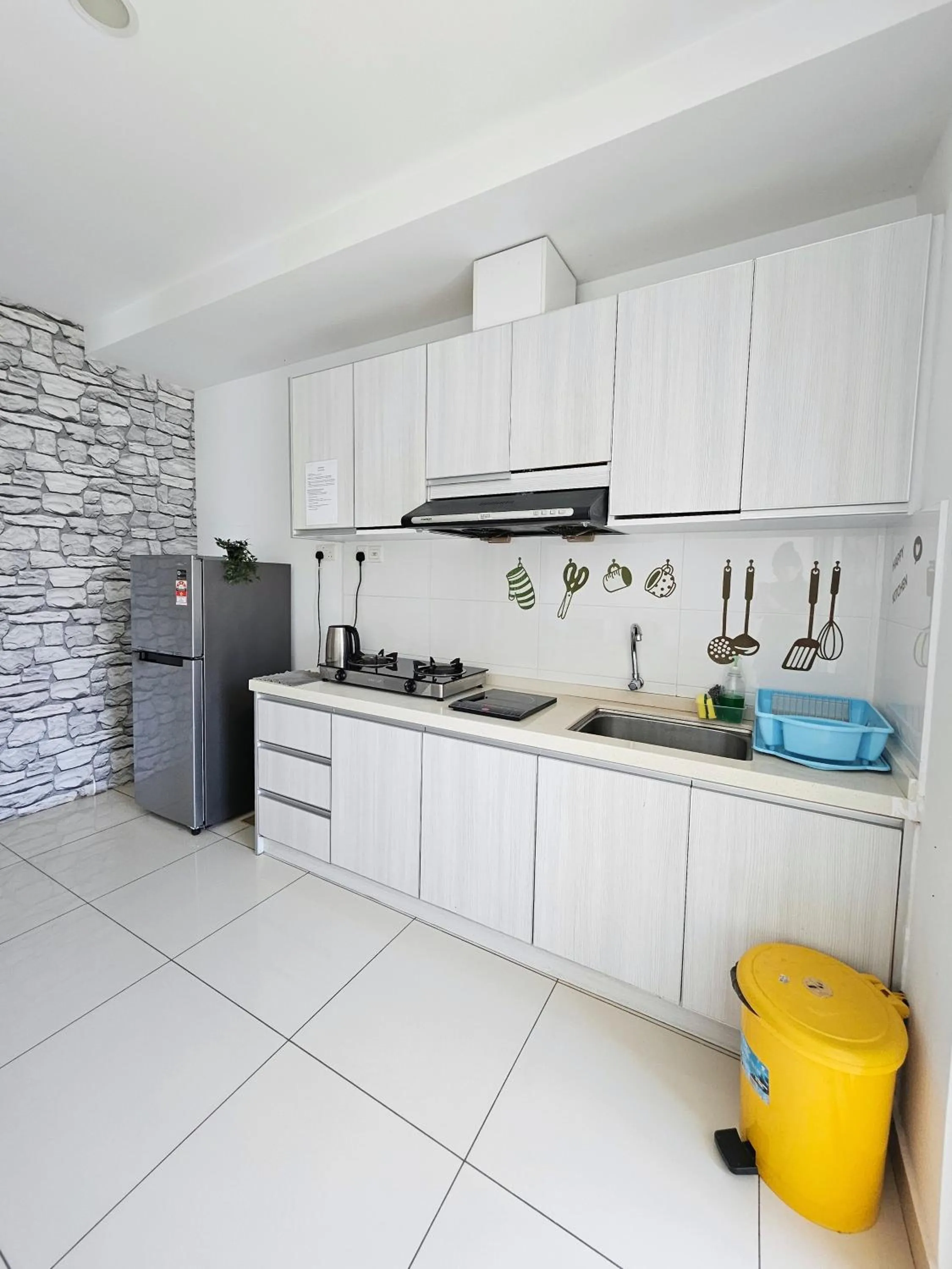 Kitchen or kitchenette in Mansion One by Sky Hive