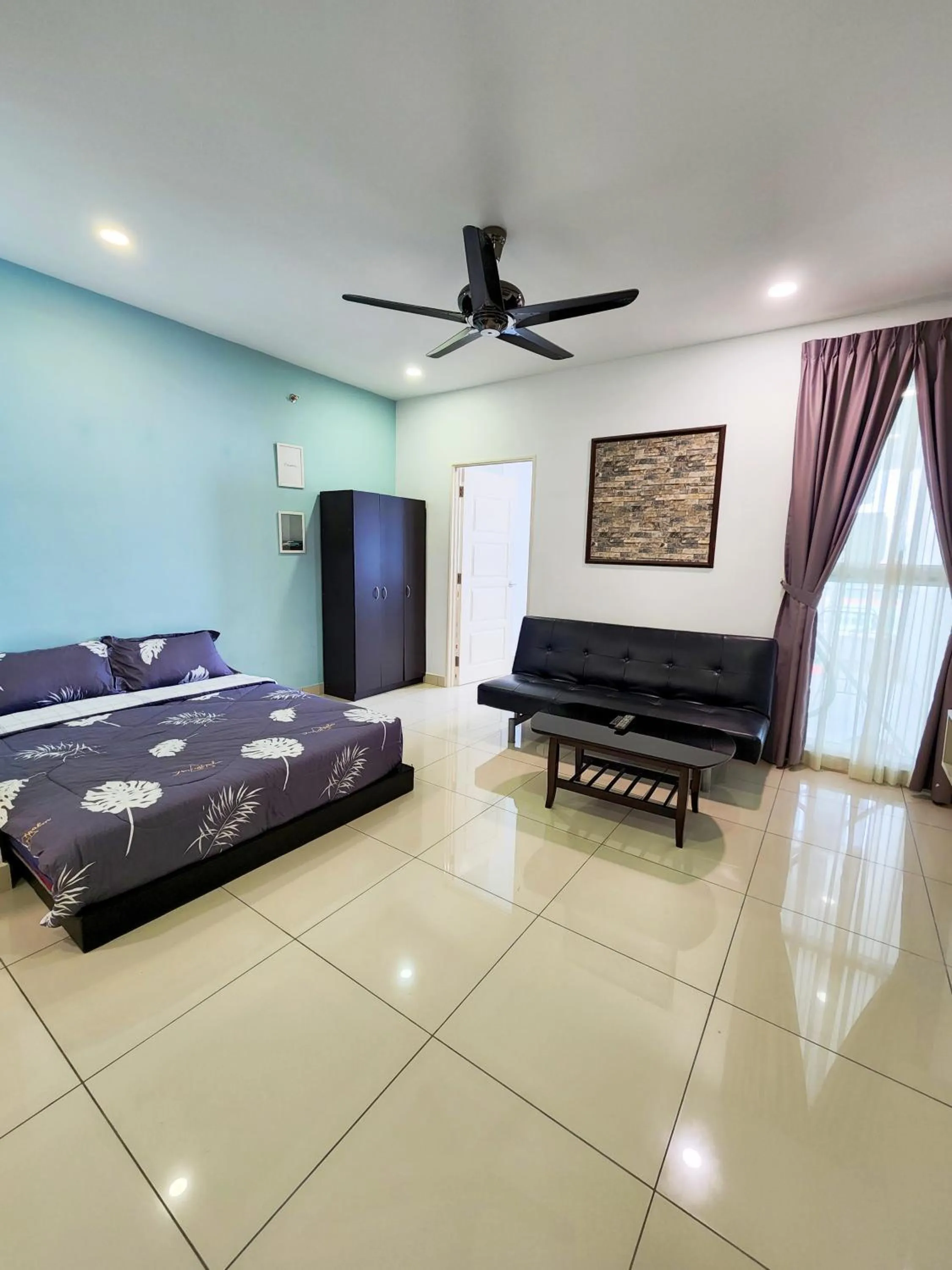 Living room, Bed in Mansion One by Sky Hive