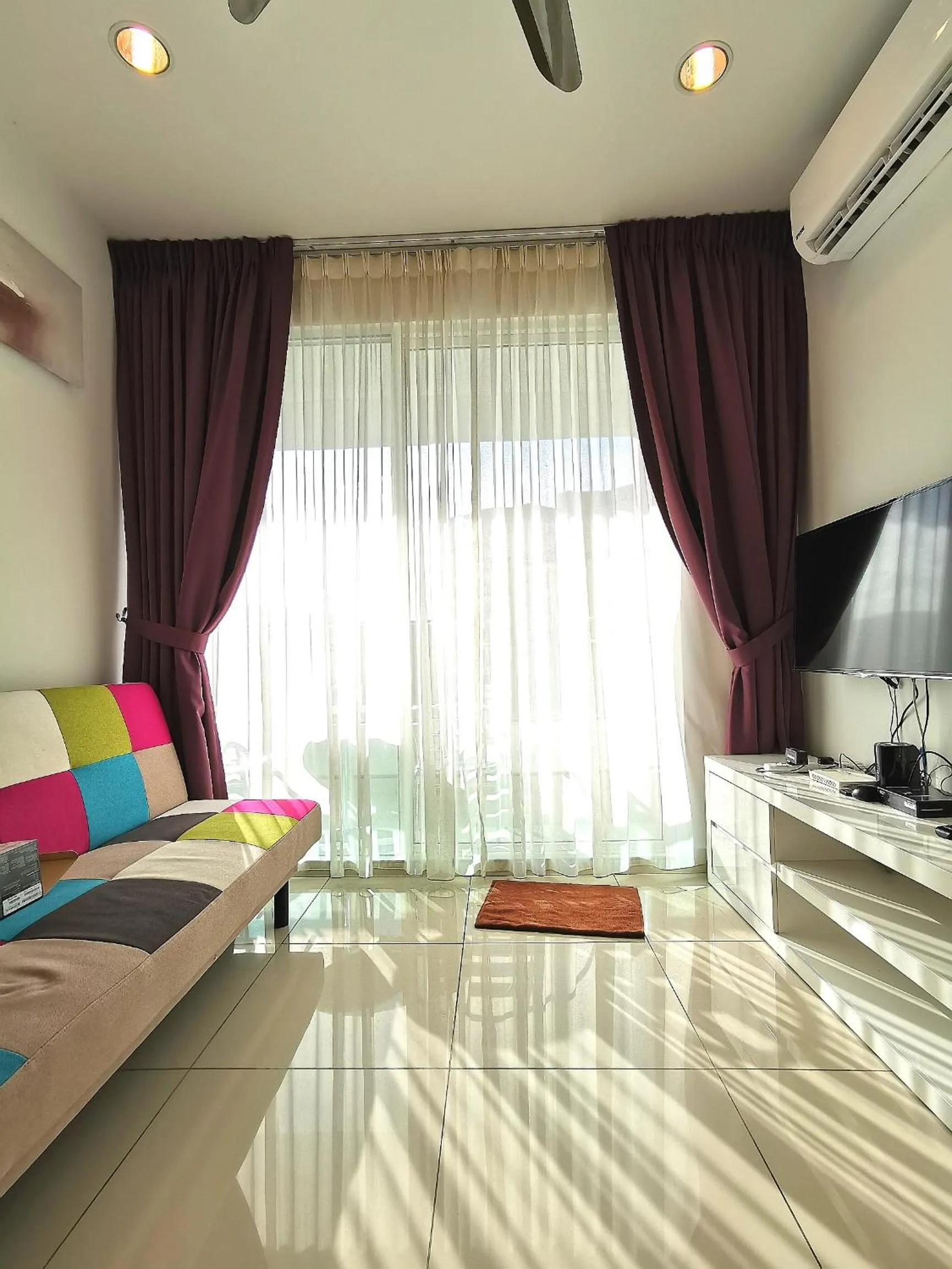 TV and multimedia in Mansion One by Sky Hive