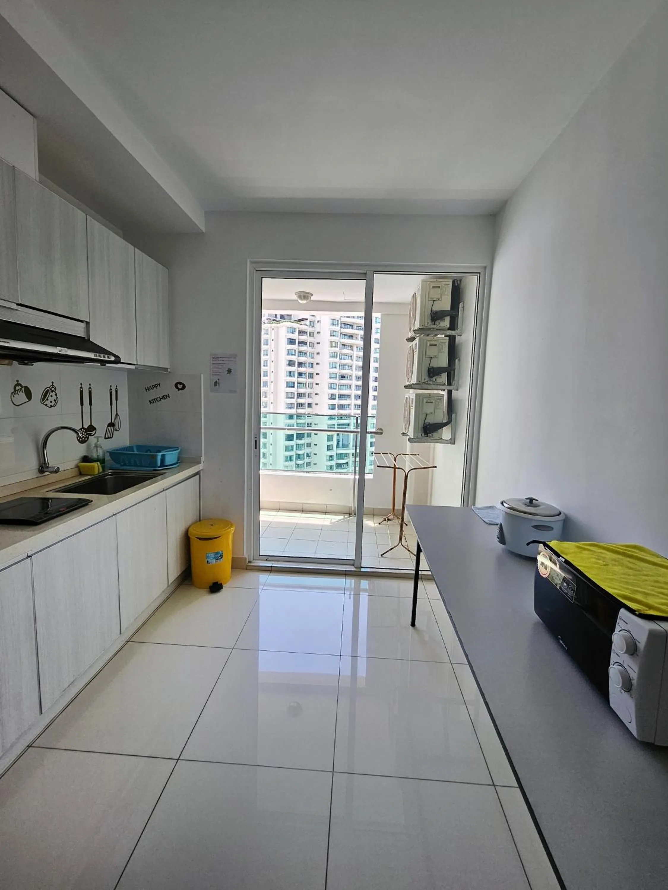 Kitchen or kitchenette in Mansion One by Sky Hive